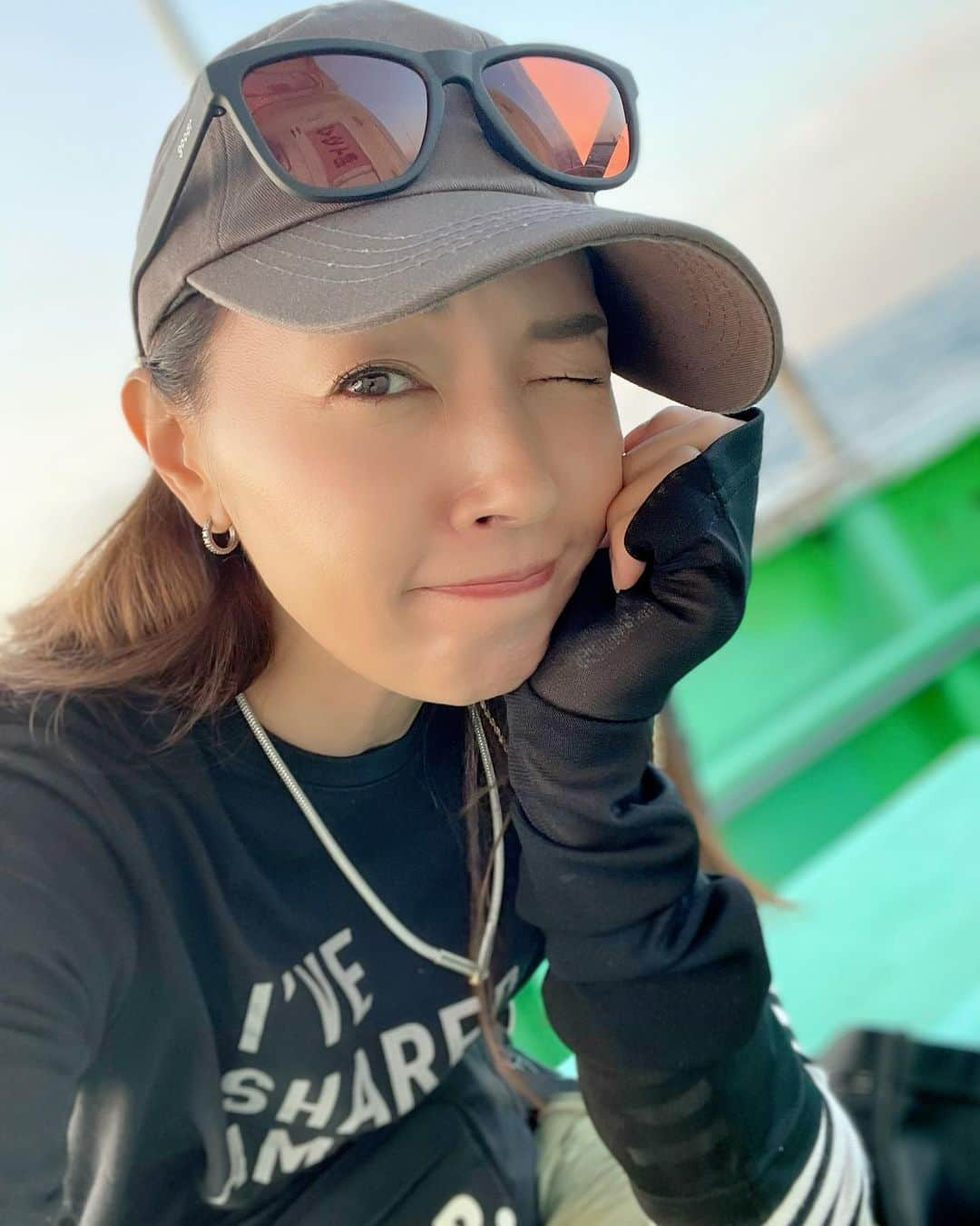 滝沢沙織さんのインスタグラム写真 - (滝沢沙織Instagram)「こんにちは😊先日、私の大好きなタイラバ釣り🎣に久しぶりに行ったのですが、真鯛食べたいのに釣れなかった😢大きめなフグちゃん🐡が２匹釣れたけどリリース。とにかく悔しくて。また近いウチにリベンジしたいところ。。。🎣リール巻きながら寝そうだった（笑） #滝沢沙織 #タイラバ #真鯛釣りたい #釣れなくて #悔しい #リベンジ #真鯛待ってろよー #fishing#fish#fishinglife#fishingday#fishingtime#fishingislife#釣り#魚#釣り女優#滝沢釣り道#釣り女子#釣り好き#釣りファッション#海釣り」11月1日 14時44分 - saori_takizawa.official