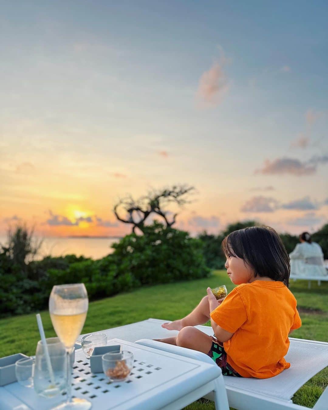 忍舞のインスタグラム：「こんなに弾丸宮古島は初めてかも。  泳ぎたい飲みたいー！って感じだから バタバタw そして 会いたい人も沢山いるし 行きたいところもあるし バタバタだったけど  楽しすぎたな✨ 次は来年かな。  #宮古島 #島旅行 #ひたすら泳ぐ #飲むか泳ぐか」