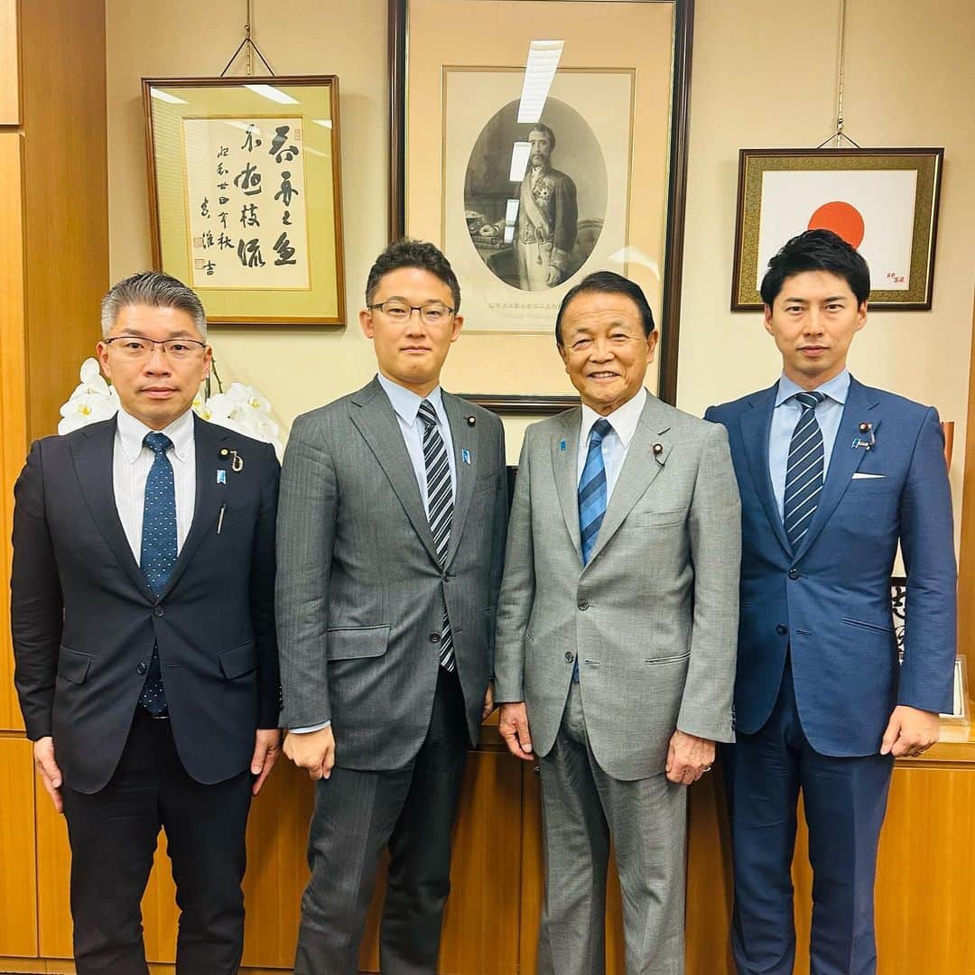 中曽根 康隆のインスタグラム：「青年局長代理に就任して以来、藤原崇青年局長、藤井一博青年局長代理と共に、歴代青年局長へ表敬訪問をさせて頂きました。それぞれの先輩方から当時の思い出話を含め大変面白い、また示唆に富んだお話を伺う事が出来ました。  #自民党青年局 #歴代青年局長」