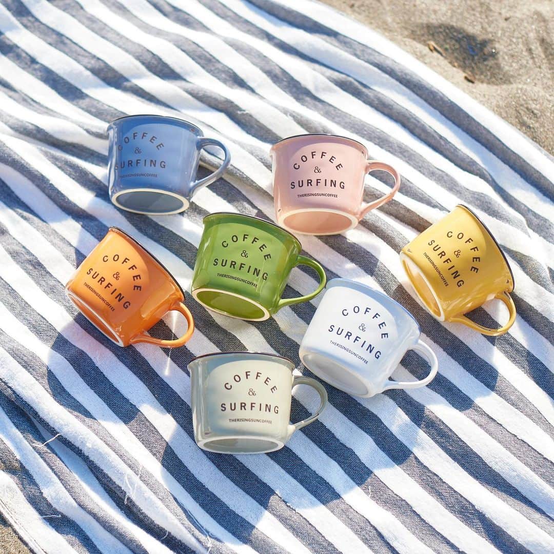 のインスタグラム：「◆GOOD MORNING COFFEE‼︎◆  【START NOVEMBER】  "TRSCオリジナルマグカップ"  TRSCの始まりから共に歩んで来たマグカップに新色が加わりました！  何色かはまだ秘密ですが笑  皆さんは何色がお気に入りですか？  【WE ARE OPEN】  本日より11月、ホットコーヒーの季節到来です。 今年も残すところあとわずか、TRSC各店舗にて皆さまのご来店をお待ちしてます！  都内店舗 10:00〜17:00(無休)  大網店舗 11:00〜18:00(月火水木金) 　　　　10:00〜18:00(土日祝)  鶴見店舗 10:00〜18:00(無休)  therisingsuncoffee.com  #coffee #coffeebeans  #coffeeroaster  #coffeelab  #coffeeandsurfing  #coffeetime  #coffeelover  #coffeebreak  #coffeeshop  #coffeestand  #coffeeholic  #coffeehouse  #coffee_inst  #coffeemaker  #coffeeshops  #coffeecoffeecoffee  #coffeenclothes  #coffeeaddict  #coffeeculture  #coffeemorning  #coffeemag #specialitycoffee  #mug #TRSC」