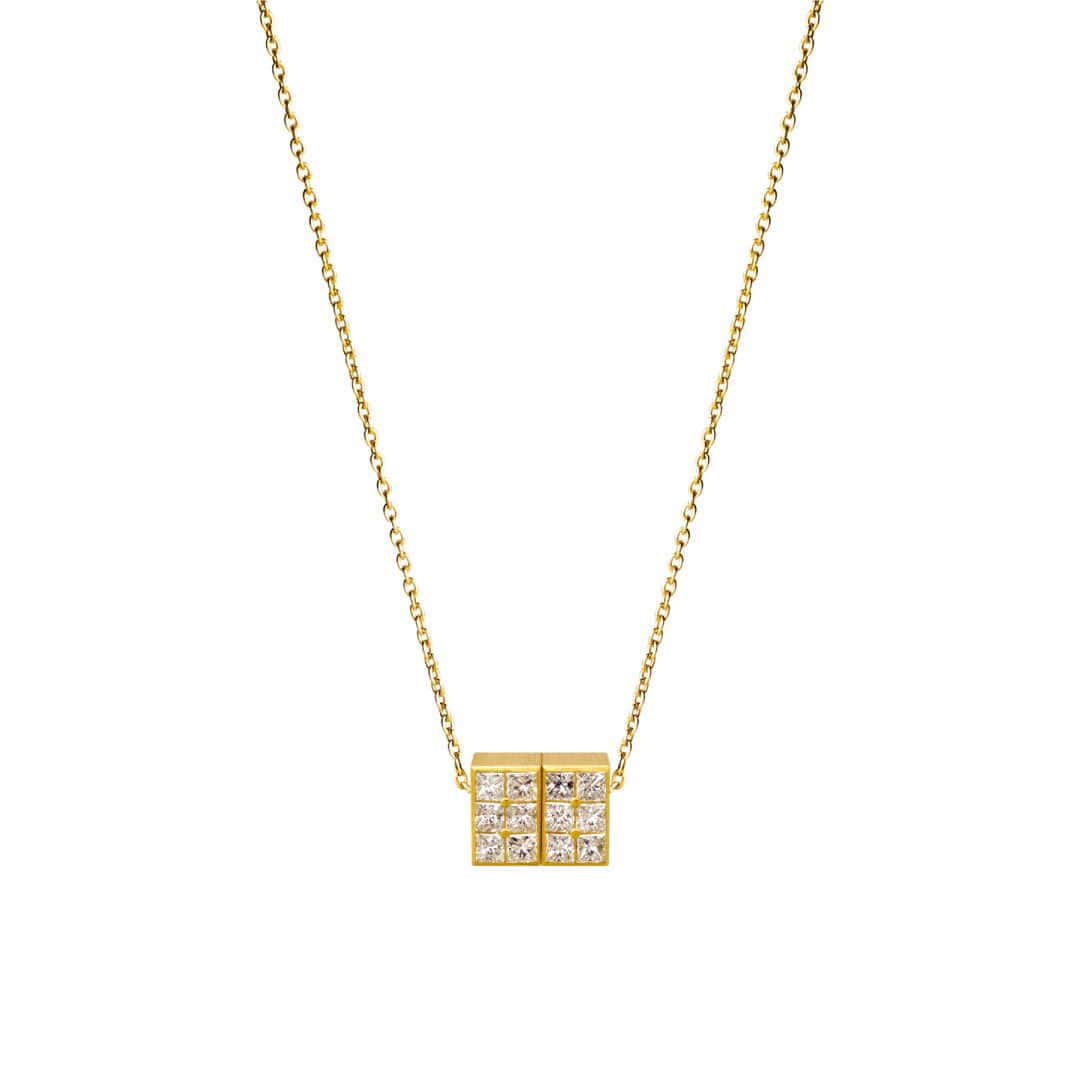 SHIHARAのインスタグラム：「#ShiharaPassage Cube Necklace with diamonds. #Shihara」