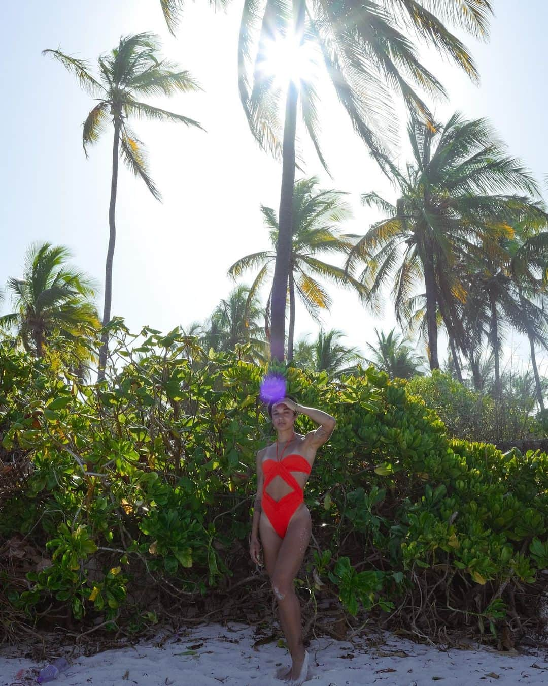 ジョディ・ウィリアムズのインスタグラム：「thanks October 🌴👙🕺🏽🐕‍🦺✈️🏋🏽‍♀️📍」