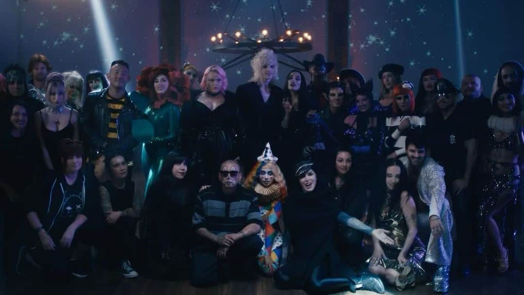 Kat Von Dのインスタグラム：「So grateful to everyone who was a part of making the “Vampire Love” music video, especially all my friends who donated their talent, beauty and time! 🖤 Swipe to see some of my fave uncut dance floor scenes! 💃🏻🕺🏻  Please make sure to watch the official music video all the way to the end to see the rolling credits! *click the link in my bio to watch!   I love you all so much, you don’t even know! 🥹 THANK YOU:   Vampire Boy @waste_of_skin  Vampire Girl @vinilavonbismark   Astronaut Boy @shelrasten  Alien Girl  @aeonmagdalena   Bumble Bee @eddieendo  Rose @vv.venom   Clown Boy @prayers Clown Girl @alexmetalclown  Cop @dannylethal138  Prisoner Girl @jadefenixforte   Cowboy @traceylosangeles  Cowgirl @DarbiGwynn  Disco Boy @VinceRossi Disco Girl @SizzyRocket  Mummy @bgood805  Cleopatra @auntytattoo   Sailor Boy @coltontran  Mermaid @horror.vixen   Werewolf @tennissystem  Bat Girl @stevierivett   Zombie Boy @lenny_pro  Zombie Girl @natali_bekker_   My bandmates: @sammidoll @brynnroute   Director: @raldez   Costuming @VanessaBurgundy Skeleton Suits @Llewellyn Seamstress @little_r3d  Latex @blacklickorish   Hair/Makeup @iamLeah @rawvictoria   FX makeup @jennifercorona @julia4airbrush @brittbrutal   “Vampire Love” written/produced/mixed by me, Shep Solomon @fernandogaribay @officialmiro @robrettberg」