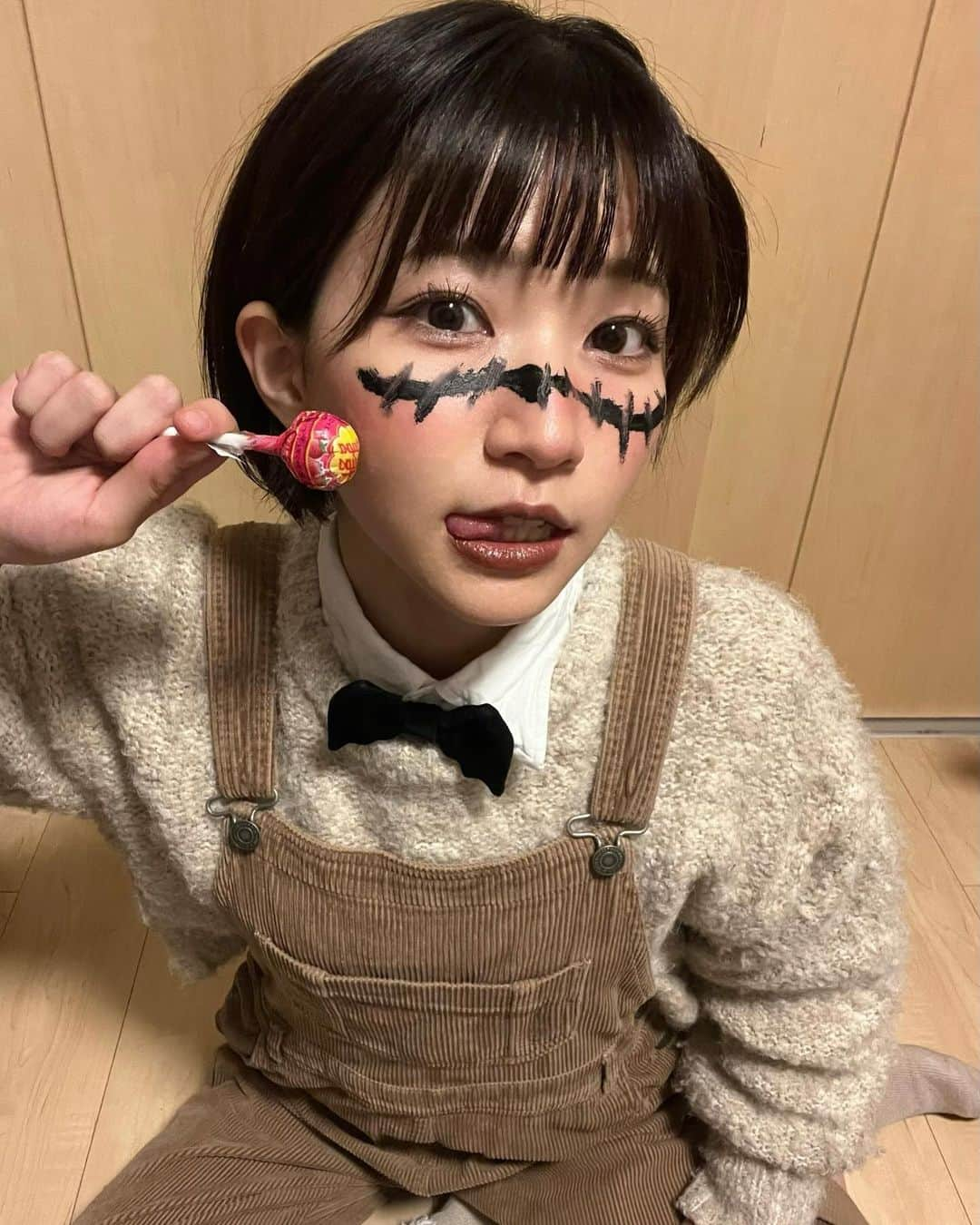 横道侑里さんのインスタグラム写真 - (横道侑里Instagram)「ハッピーハロウィン！ 1日すぎてもお菓子くれなきゃイタズラしちゃうぞ！  おはよう11月 #はろうぃん #ハロウィン #halloween」11月1日 8時32分 - sideroad615