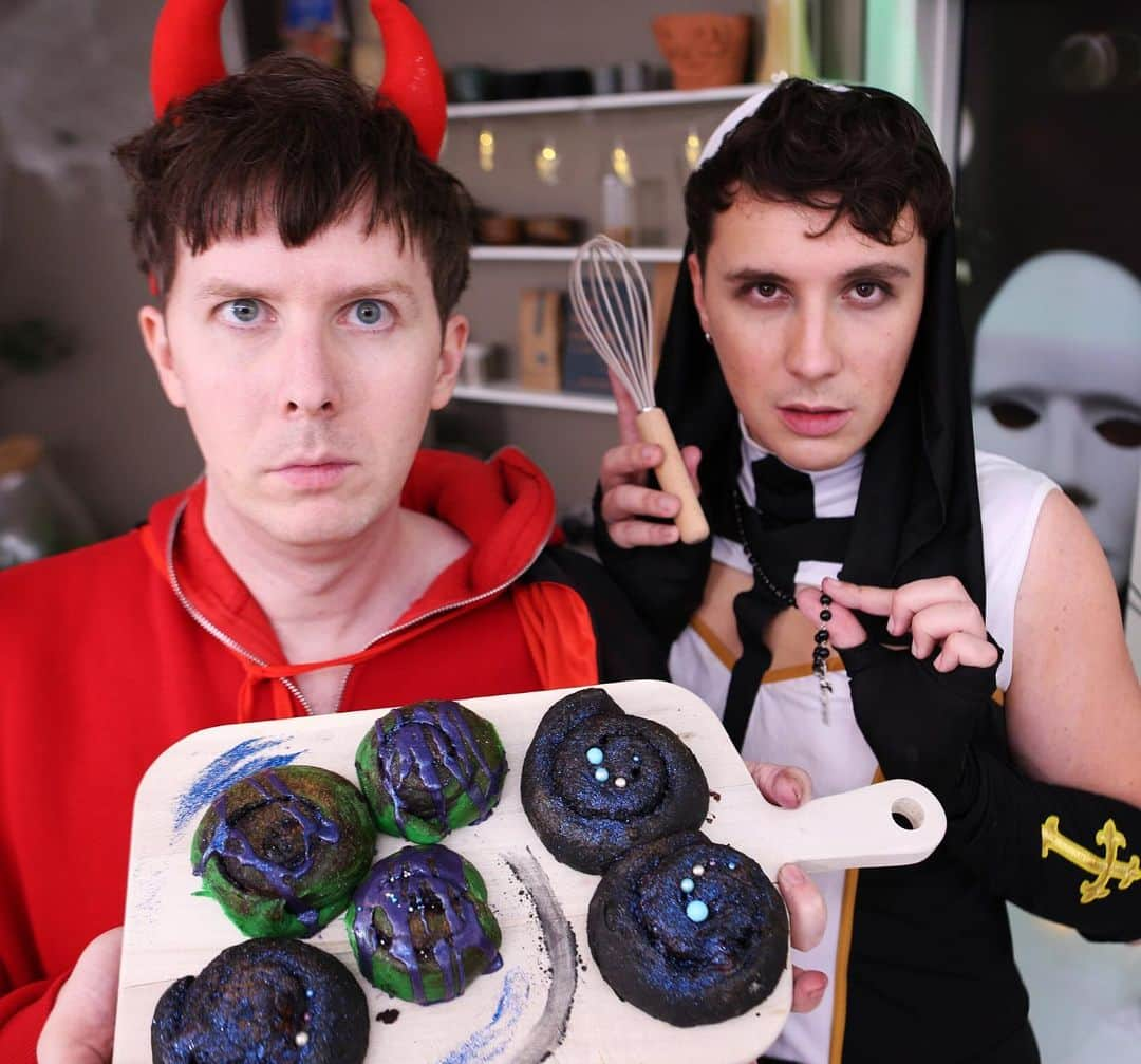 フィル・レスターのインスタグラム：「Sister Daniela and Lucifer Lester whisk you a HAPPY WEEN  check out the gaming chan for this new baking adventure」