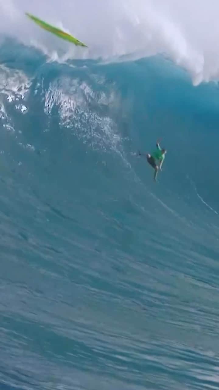 世界プロサーフィン連盟（WSL）のインスタグラム：「Just ask @jamie_mitcho, monsters definitely exist… 🎃」