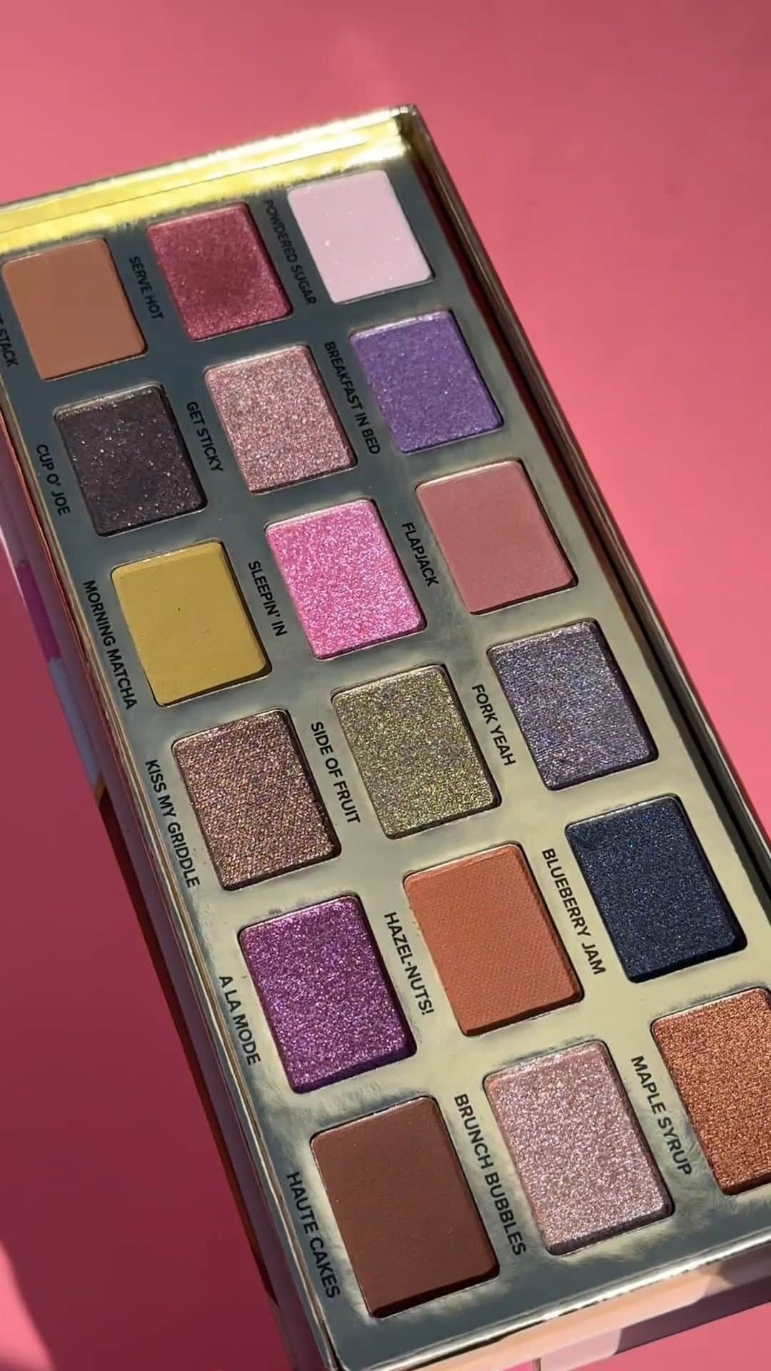 Too Facedのインスタグラム：「Halloween, we’re ready for ya 😉 Create all the fall feels with our Maple Syrup Pancakes Eye Shadow Palette! 🥞Comment below if you're wearing it today. 👇 Tap to shop! #toofaced #tfcrueltyfree」