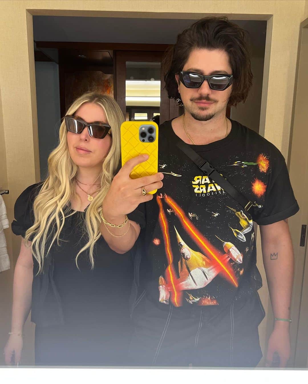 クリス・ギャルヤのインスタグラム：「It’s always spooky SZN in LA - the people are terrifying!」