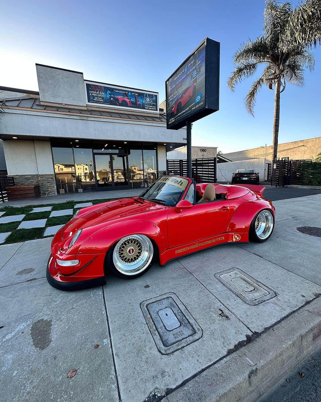 CarsWithoutLimitsのインスタグラム：「Captivating shine at the Mothers Polish booth 81240 in the Silver Lot! Join the experience with @reichwercmeister and @newport_drip for an exclusive look at the stunning RWB Porsche 993 Cab. 🌟✨ #MothersPolish #RWB993 #CarShowStunners #SEMA2023」