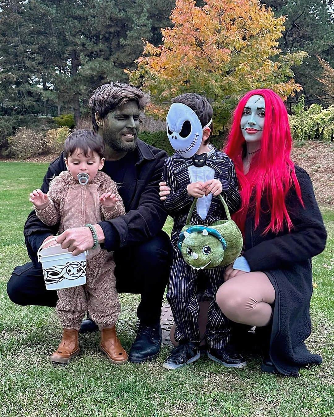 ニック・ベイトマンのインスタグラム：「Happy Halloween 🎃」