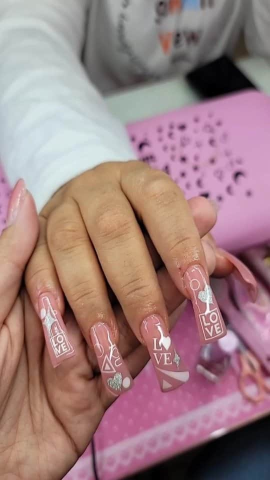 Max Estradaのインスタグラム：「Enailcouture.com 123go duck nails  Enailcouture.com 30% off 123go nails sale! No promo code necessary ♡!~ made in America 🇺🇸  ネイル #nailpolish #nailswag #nailaddict #nailfashion #nailartheaven #nails2inspire #nailsofinstagram #instanails #naillife #nailporn #gelnails #gelpolish #stilettonails #nailaddict #nail #naildesigns #nailtech#nailsonfleek」