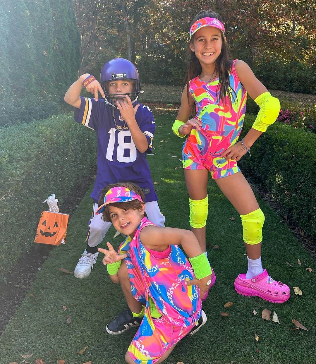 Jessie Jamesさんのインスタグラム写真 - (Jessie JamesInstagram)「Happy Halloween 🎃 last one as a family of 5 before we become  a Decker Wolfpack of 6🥰」11月1日 9時07分 - jessiejamesdecker