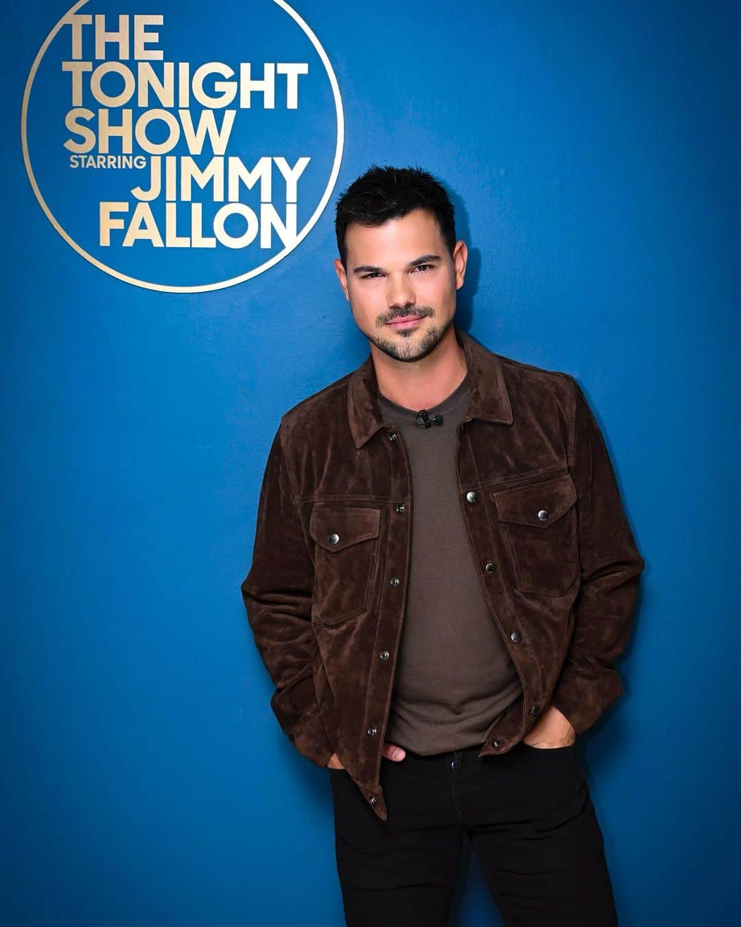 テイラー・ロートナーさんのインスタグラム写真 - (テイラー・ロートナーInstagram)「@fallontonight for a very special Halloween episode let’s goooo!!!」11月1日 9時11分 - taylorlautner