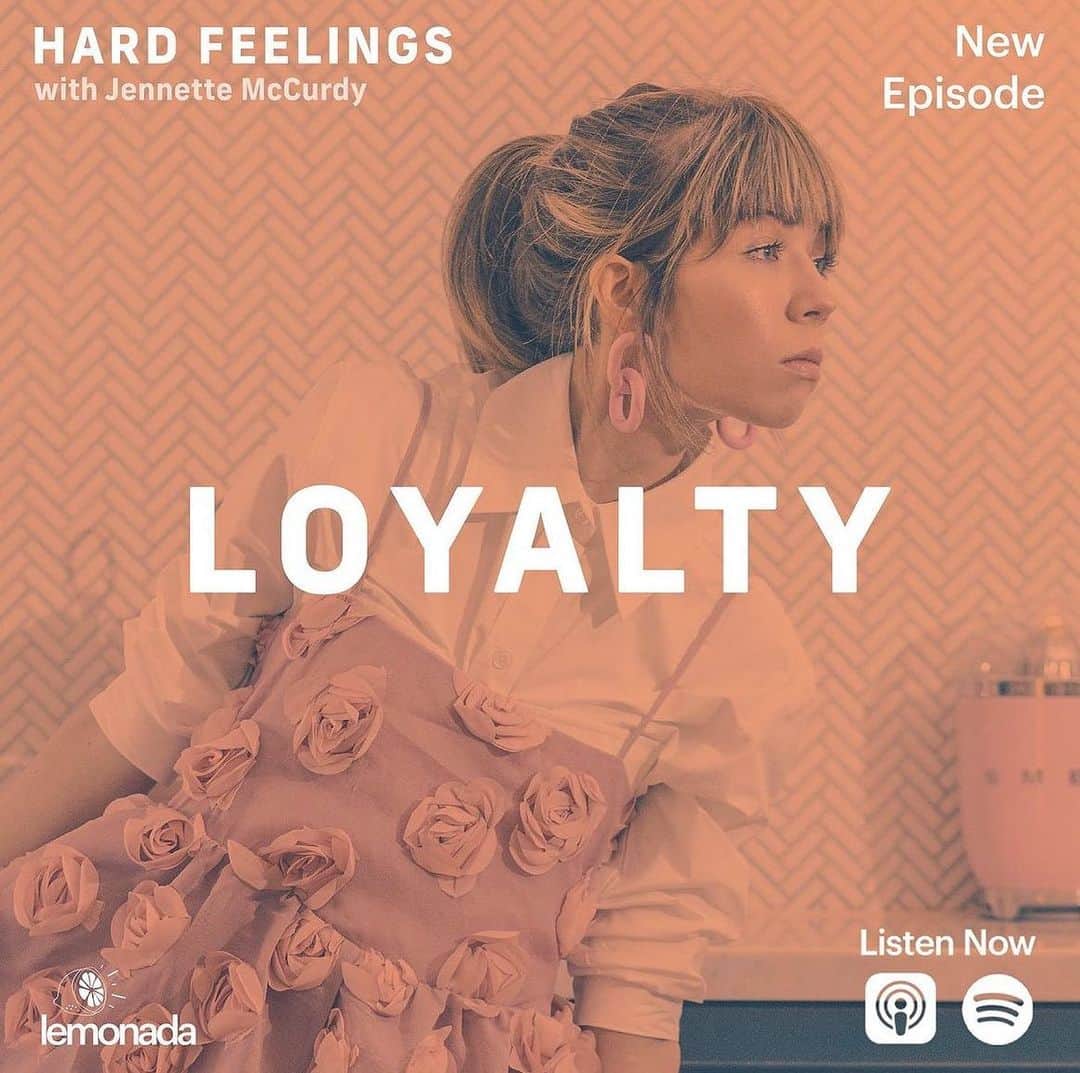 ジェネット・マッカーディのインスタグラム：「a brand new episode of hard feelings is out now. it’s about loyalty, and more specifically, what an issue i think it is 😬」