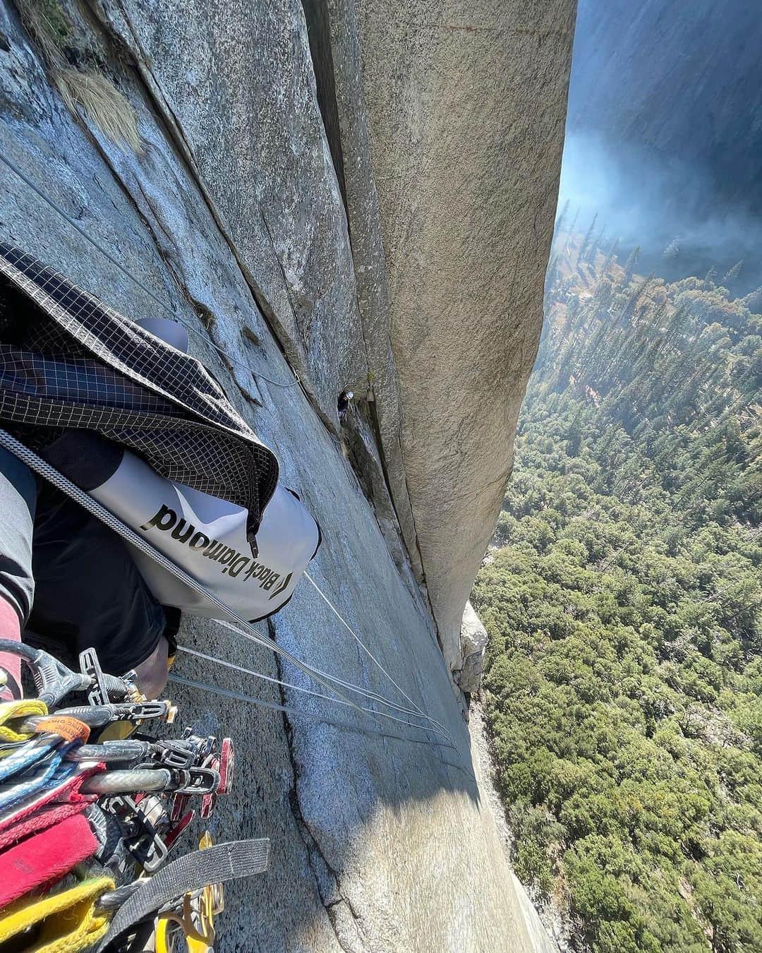 バーバラ・ザンガールさんのインスタグラム写真 - (バーバラ・ザンガールInstagram)「@laraneumeier ‘s first day ever on El Cap!!! We call it an exhausting funday-mission!!! 💪🏻」11月1日 9時25分 - babsizangerl