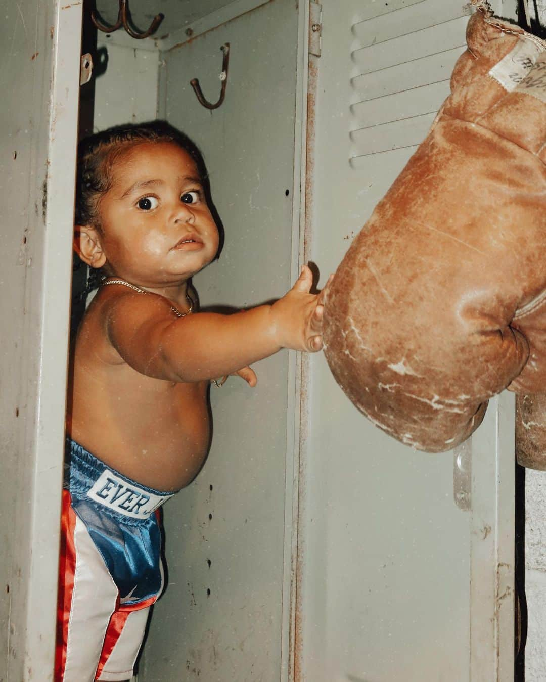 エイドリアン・バイロンさんのインスタグラム写真 - (エイドリアン・バイロンInstagram)「“SWEET BABY JAMES” 🥊🇵🇷」11月1日 9時25分 - adriennebailon