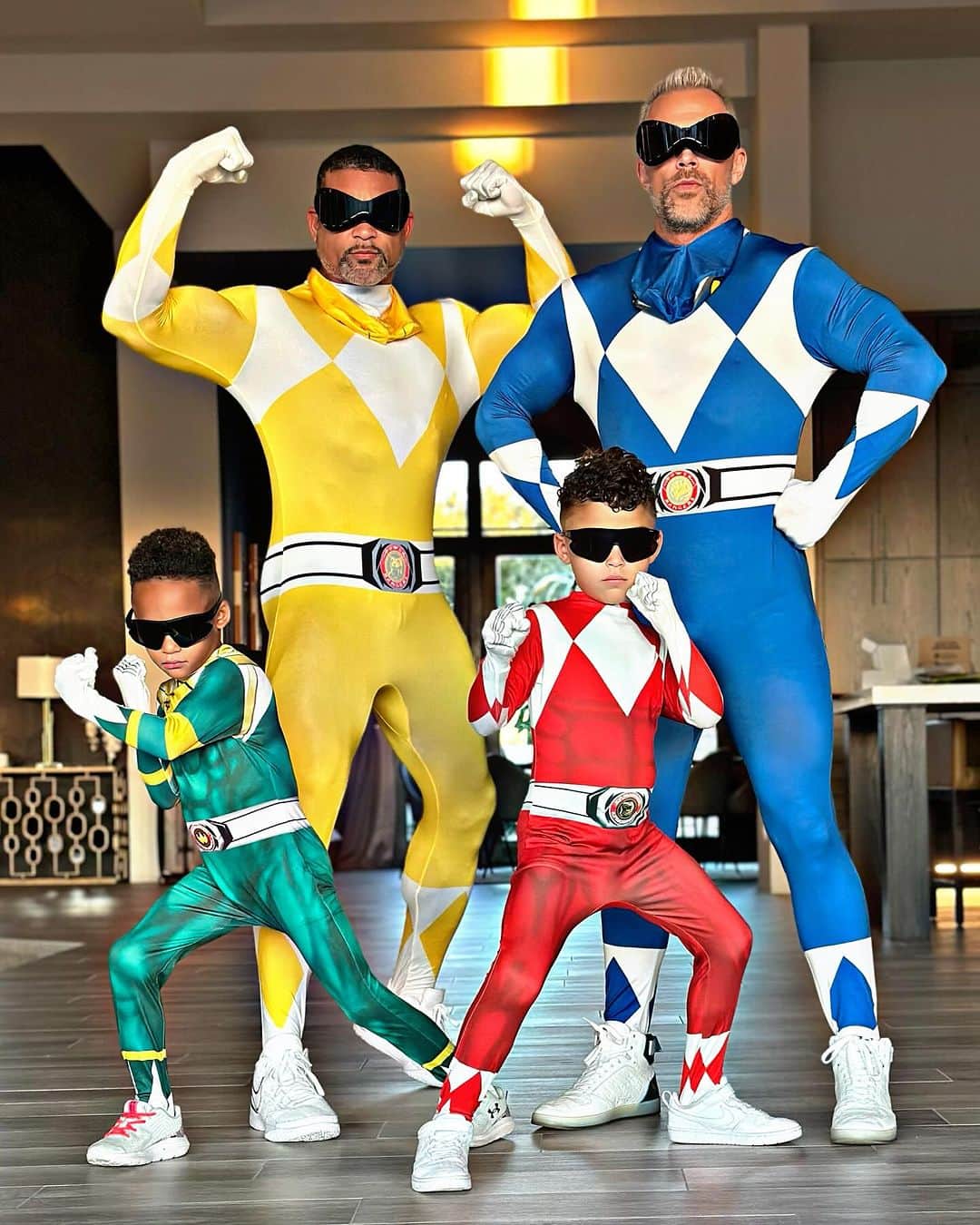 ショウン・トンプソンさんのインスタグラム写真 - (ショウン・トンプソンInstagram)「Go Go Power Rangers! #halloween #twins」11月1日 9時34分 - shaunt
