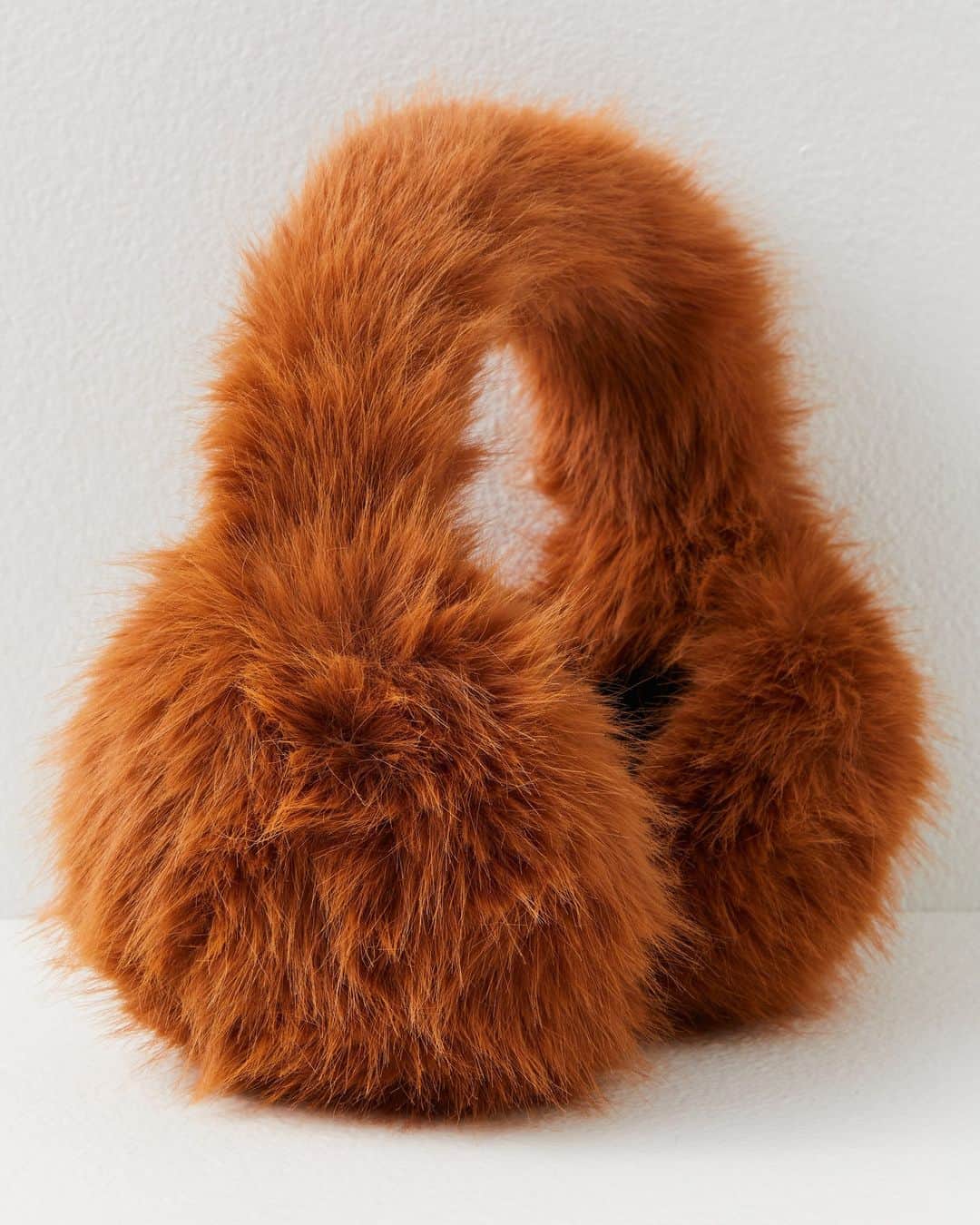 freepeopleのインスタグラム：「Today's Gift Pick: All things fuzzy. Link in bio to shop our entire FP Gift Shop.」