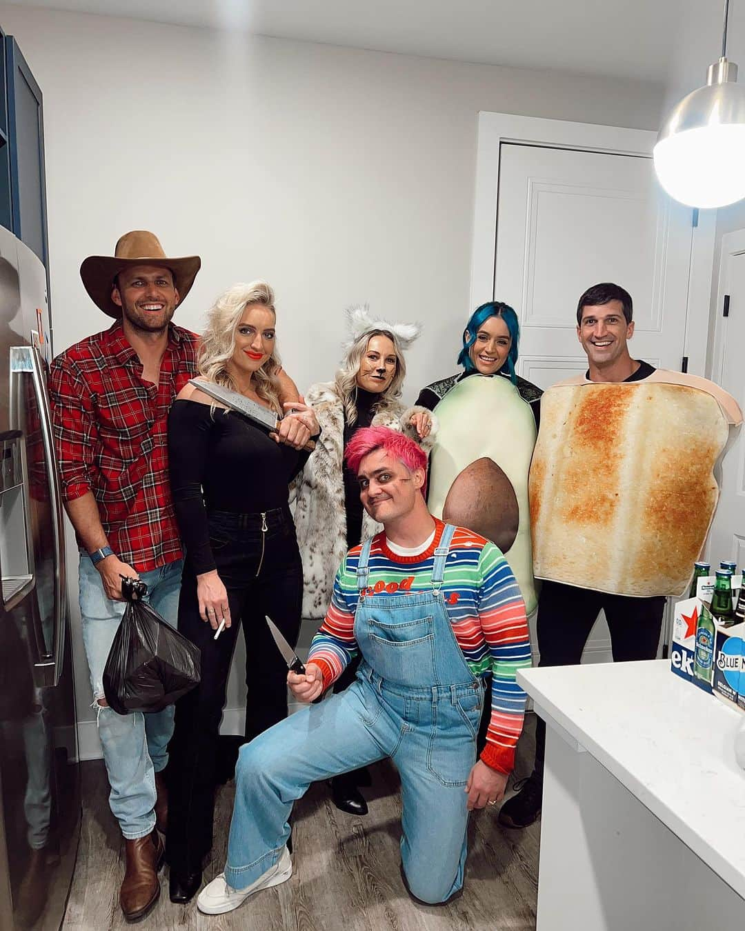 シェパードさんのインスタグラム写真 - (シェパードInstagram)「Happy Halloween friends 🎃 can you guess who we all dressed as?」11月1日 9時37分 - wearesheppard