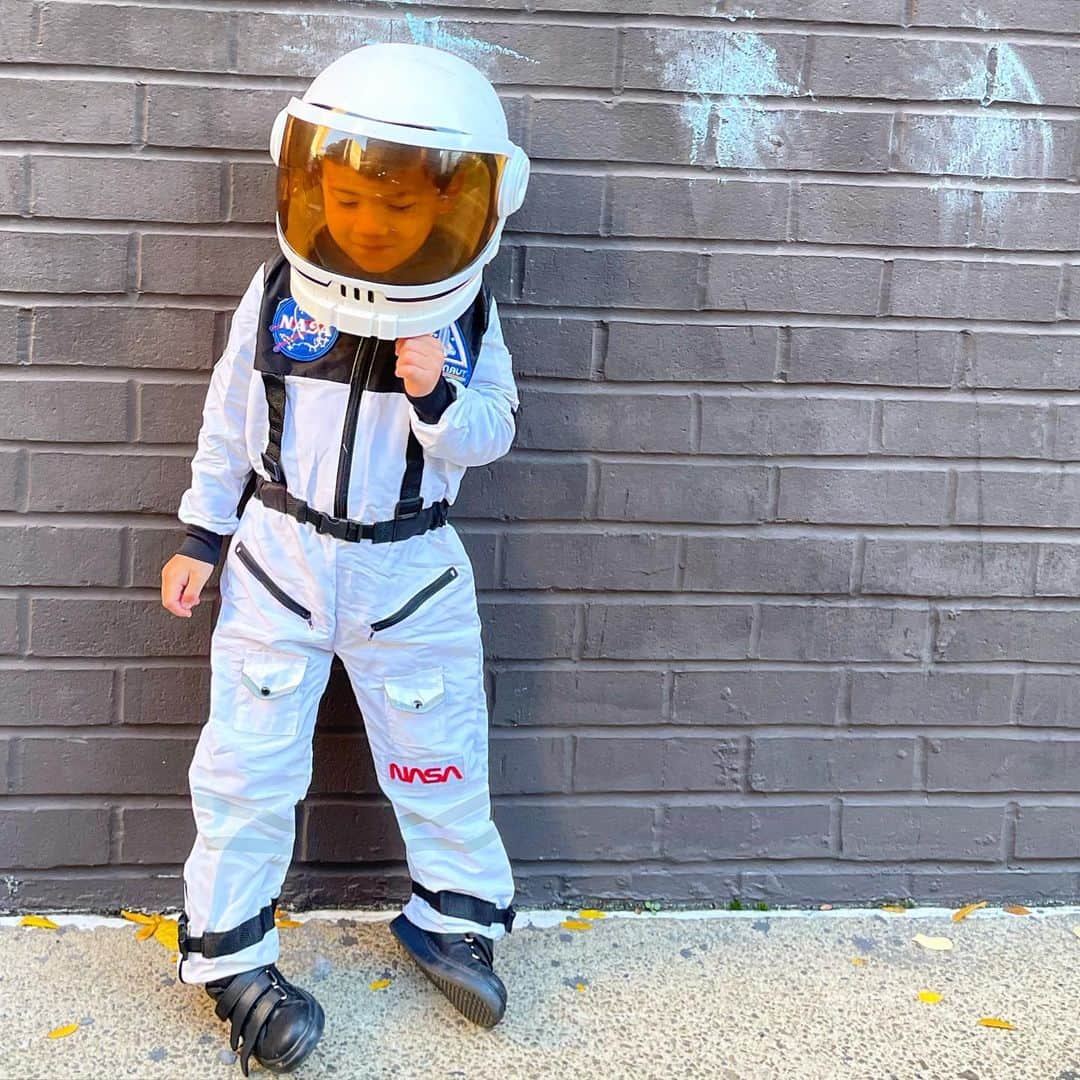 のインスタグラム：「Happy Halloween! Mei Mei was thoroughly confused… #celianansel #eliseansel」