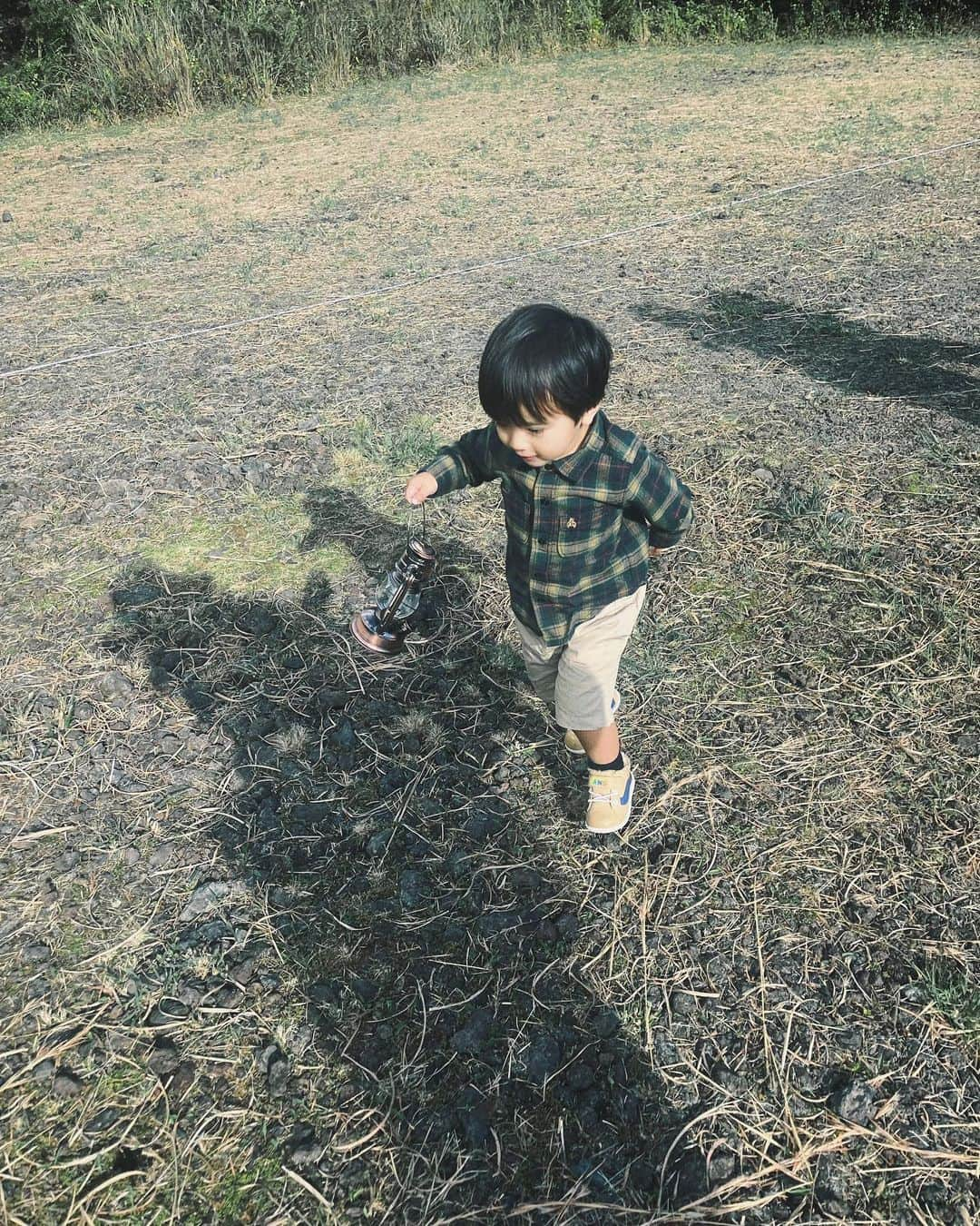 日下部ゆいこさんのインスタグラム写真 - (日下部ゆいこInstagram)「. . 次男がこのランプを気に入って ずっと持っていたんですけど... . . ファイナルファンタジーの トンベリに 見えて仕方なかったの、私だけ？ (そもそも知っている方がどれだけいるか笑) (補足するとゲームに出てくる敵です) . . #キャンプ#camping#朝霧JAM#男の子ママ#finalfantasy」11月1日 9時40分 - yuiko_kusakabe