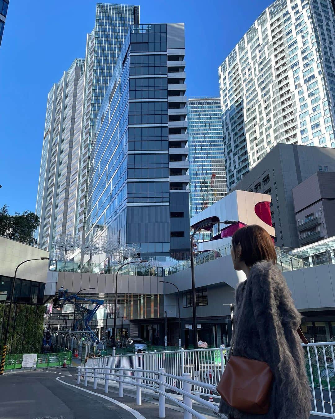 ちすんさんのインスタグラム写真 - (ちすんInstagram)「今日から11月  #tokyo #sibuya  #東京 #渋谷 #ビルビルしい #今年もあと少し  #早いなぁ」11月1日 9時44分 - chisun11