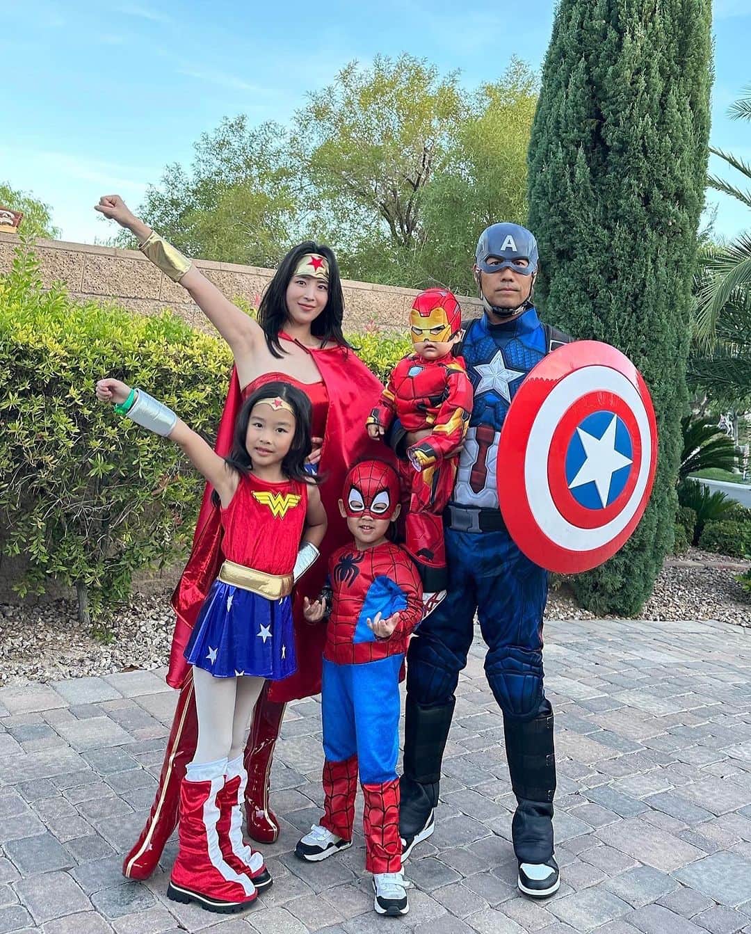 ケビン・ナさんのインスタグラム写真 - (ケビン・ナInstagram)「Marvel family #captainamerica #spiderman #ironman #wonderwoman #marvel #마블 #thor」11月1日 9時57分 - kevinna915
