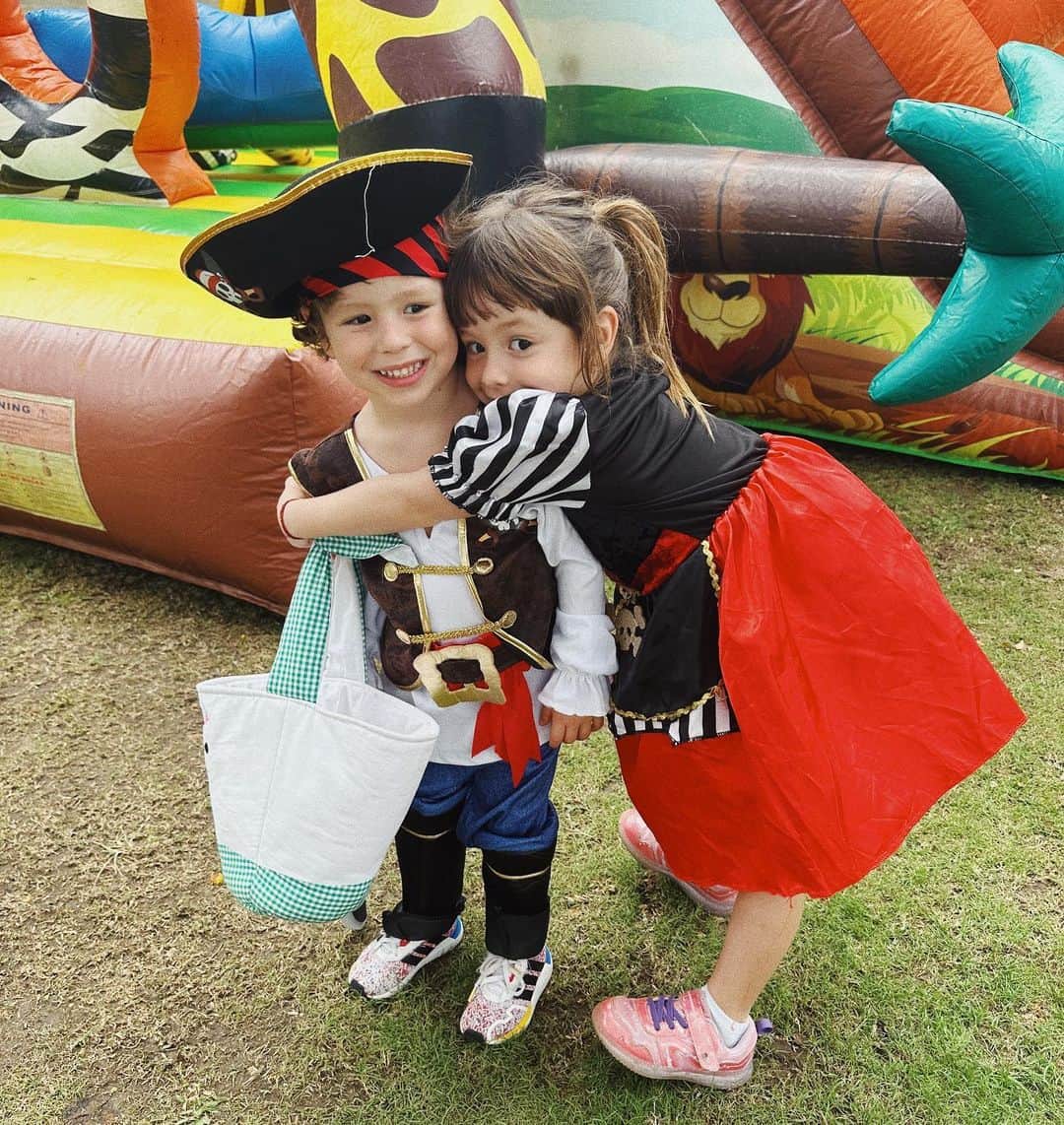 タリアナ・バルガスのインスタグラム：「Mis amores pequeños ♥️🫶🏻」