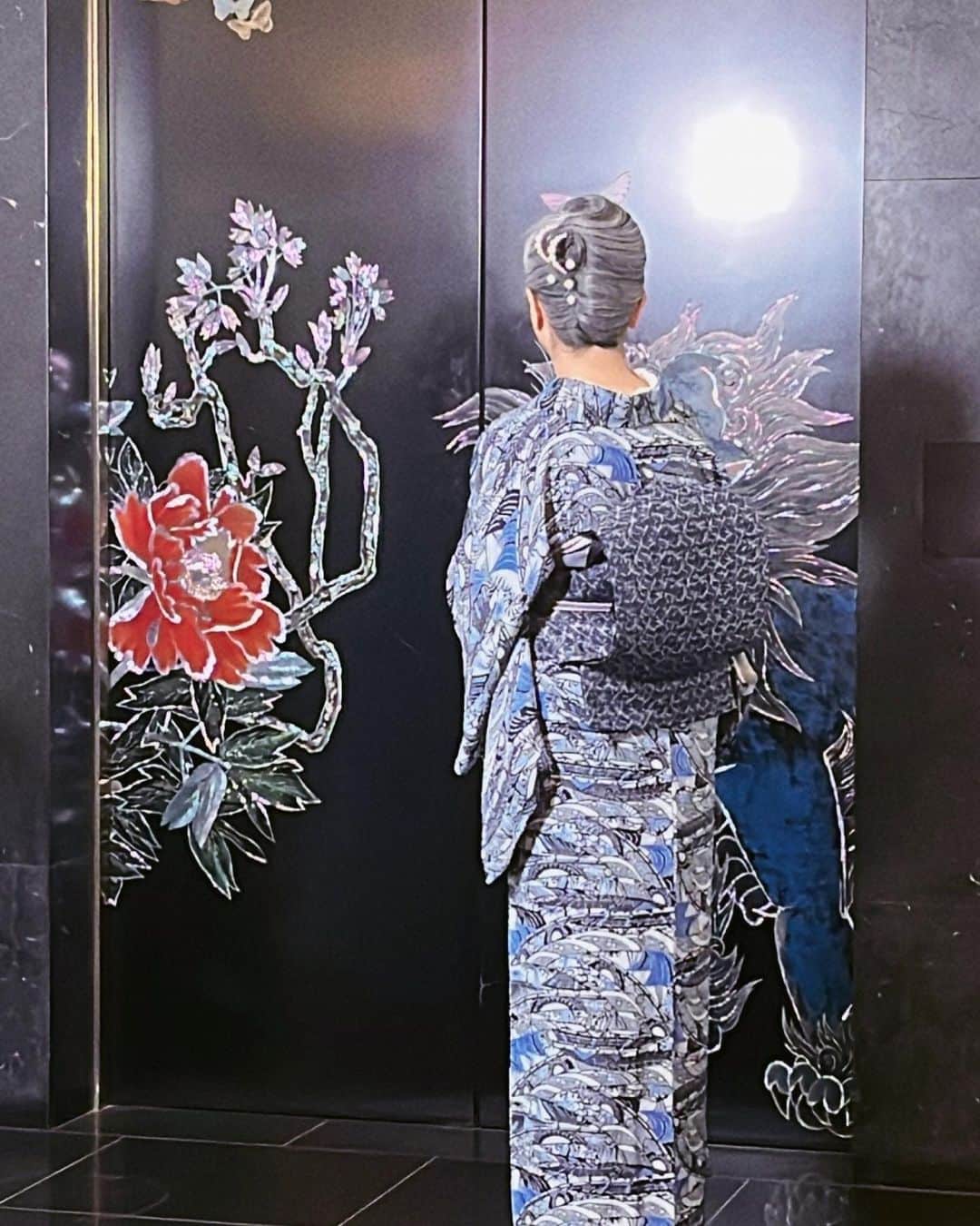 近藤サトのインスタグラム：「#雅叙園東京　#kimono  たまには後ろ姿」