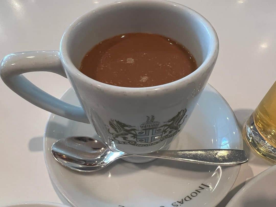 青木俊直さんのインスタグラム写真 - (青木俊直Instagram)「イノダに来たノダ 京の朝食なノダ 初めてミルク砂糖入りのコーヒーにしたノダ これでイーノダ これがイーノダ」11月1日 10時26分 - aoki818