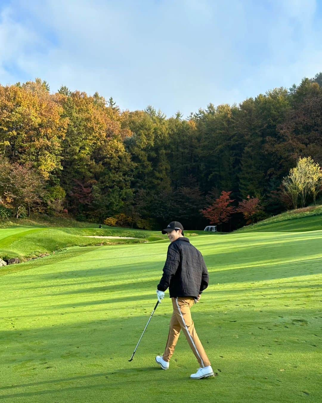 カン・ミニョクさんのインスタグラム写真 - (カン・ミニョクInstagram)「우리나라에서  가을 골프는 정말 최고.. 🇰🇷🍂🏌️‍♂️= 👍👍  @jlindebergofficial 멋진 옷 감사합니다!  #ad #골프스타그램 #가을골프 #jlindeberg」11月1日 10時41分 - mr_kanggun