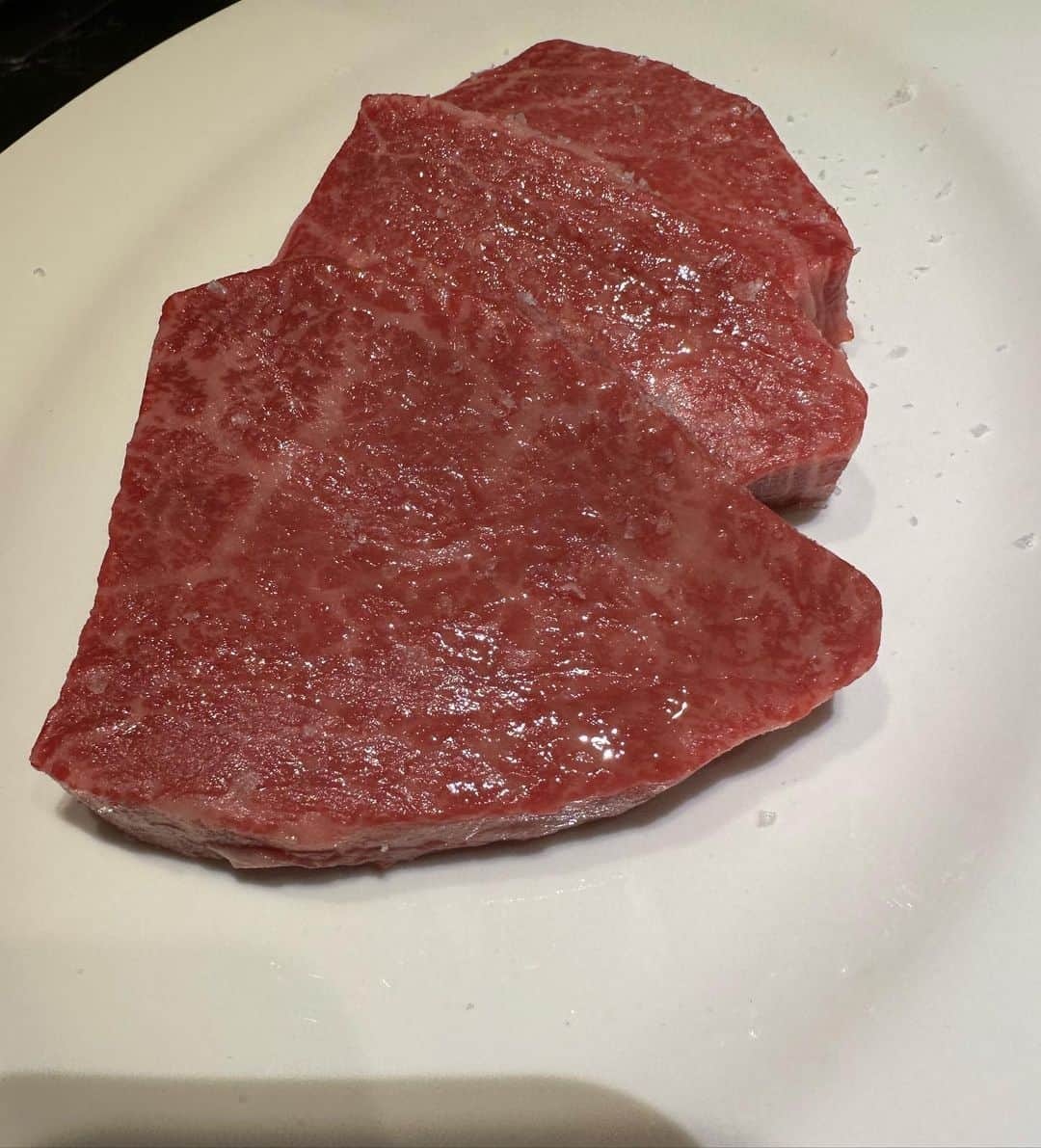 波多野結衣さんのインスタグラム写真 - (波多野結衣Instagram)「あんりちゃんのお誕生日会をいつメンでしました🥳🎉  いつも優しく色々聞いてくれるあんりちゃん🥺❤️‍🔥 素敵な年をすごしてね🥰✨  お誕生日おめでと〜〜〜🎉🥳 . . #お誕生日 #お誕生日会 #おめでとう  #素敵な1年を #happybirthday  #新進気鋭 #焼肉  #いつメン」11月1日 10時41分 - hatachan524