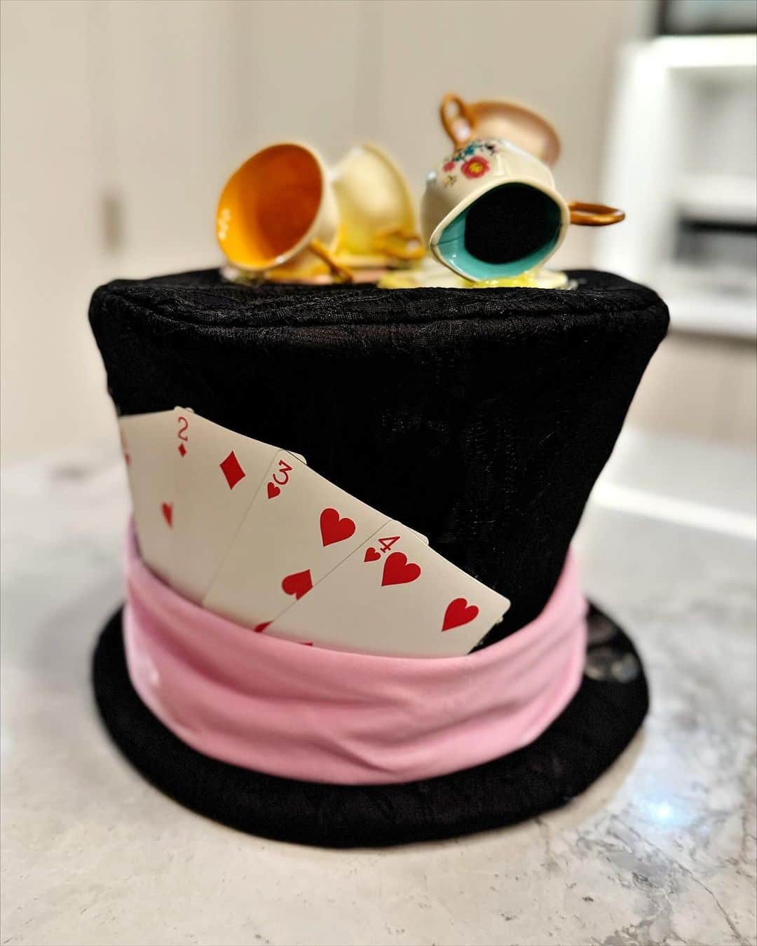 Ilana Wilesさんのインスタグラム写真 - (Ilana WilesInstagram)「Harlow wanted to be the Mad Hatter so like usual, Mike and I built our costumes around that. I was the Queen of Hearts and Mike was the white rabbit. Harlow made her hat herself by hot gluing a tea set to the top and cards on the side. I reinforced the inside with cardboard so it could hold the weight without buckling. There is no photo that does it justice. Mike was in charge of his own costume. He always acts like he’s not on top of it and then surprises us by knocking it out of the park at the last second. I wish I didn’t have my jacket on in the first photo but it was cold! If you’re wondering about Mazzy, she was a ghostbuster with a bunch of friends at a party on Saturday and spent tonight watching scary movies with a friend at home and answering the door for trick or treaters in our building. We missed her though!!!」11月1日 10時56分 - mommyshorts