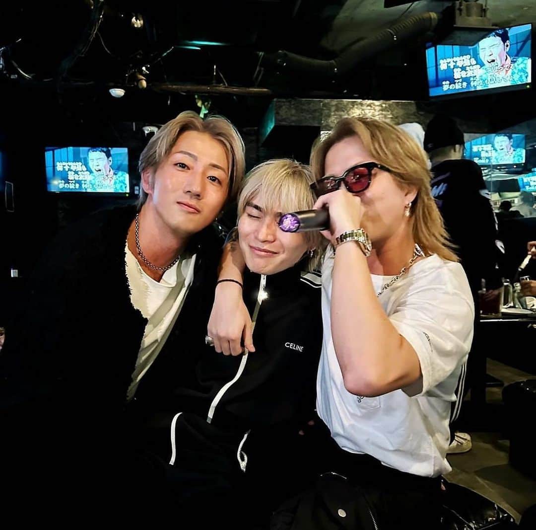 $oichiroのインスタグラム：「🕊️🤝❤️  #happywedding  #family  #選曲で自爆してこのあと号泣した笑」