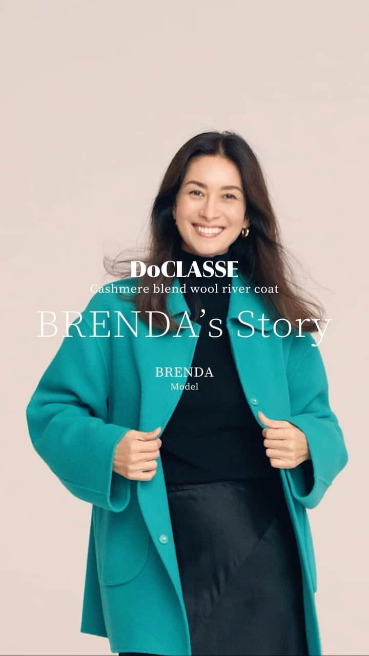 doclasse_styleのインスタグラム：「ポジティブに、人生のステージを受け入れていきたい。  「年齢を重ねても、新しいコミュニティで友達を作ったり、成長したわが子と時間を過ごしたり、若い時にできなかったことに挑戦したり。  人生のどのステージにいるのかを受け入れると、楽しみを見出すことができます。」  モデルのブレンダさんが教えてくれた"自分のカラー"。  CM出演中の7名の輝く女性が語ってくれたインタビューも公開しております。  鮮やかなターコイズカラーは、暗くなりがちな秋のコーディネートを軽やかに輝かせてくれます。  ✔️カシミヤ混ウールリバー・コート ¥29,900税込¥32,890  #doclasse #ドゥクラッセ　 #doclasse_coat #50代コーディネート #50代コーデ #ファッションコーデ #レディースファッション #パーソナルカラー #カラーコーデ #40代ファッション#40代ファッション #40代コーデ #40代コーディネート #秋冬コーデ #秋冬ファッション」