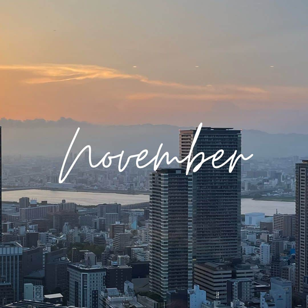 The 33 Sense of Weddingのインスタグラム：「*** November-11月-  今年も残すところ2ヶ月となりました💫  The33では11月も沢山の幸せのお手伝いを させていただきます🧚🏻  皆様にお会いできることを 楽しみにしております🤝🏻  — 地上160mの天空ウエディング🕊  ブライダルフェアのご予約は 【@the_33_sense_of_wedding 】の プロフィール【URL】より✔️  —  #the33senseofwedding #ザサーティースリー #梅田結婚式場 #大阪結婚式 #結婚式梅田  #結婚式場大阪#プレ花嫁 #式場見学 #結婚式場探し#結婚式準備#プレ花嫁 #式場見学 #結婚式場探し#結婚式準備#ウェディング#wedding#11月#november」