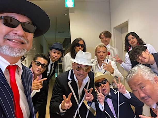 小野瀬雅生さんのインスタグラム写真 - (小野瀬雅生Instagram)「2023年10月31日、『CRAZY KEN BAND World Tour 2023-2024 Presented by TATSUYA BUSSAN』STAGE06@斜里町公民館 ゆめホール知床（北海道斜里郡斜里町）においでくださった皆様☆ありがとうございました☆クレイジーケンバンド史上最も東の土地での演奏（訂正します:中標津町の方が東でした）☆そして最も印象深いライブになりました☆皆さんと素晴らしい時間を共有出来たと思います☆斜里町でシャリマールもやりました☆またここに帰ってきます☆斜里町でまた逢いましょう☆次は神奈川県民ホールです♫ #クレイジーケンバンド #ckb #crazykenband #worldtour2023-2024 #ワールドツアー #世界 #斜里町公民館ゆめホール知床 #斜里郡斜里町 #ツアー6本目 #シャイコー #サイコーでサイキョー #ありがとうございました #また逢いましょう #シャリマール  #」11月1日 11時28分 - onosemasao