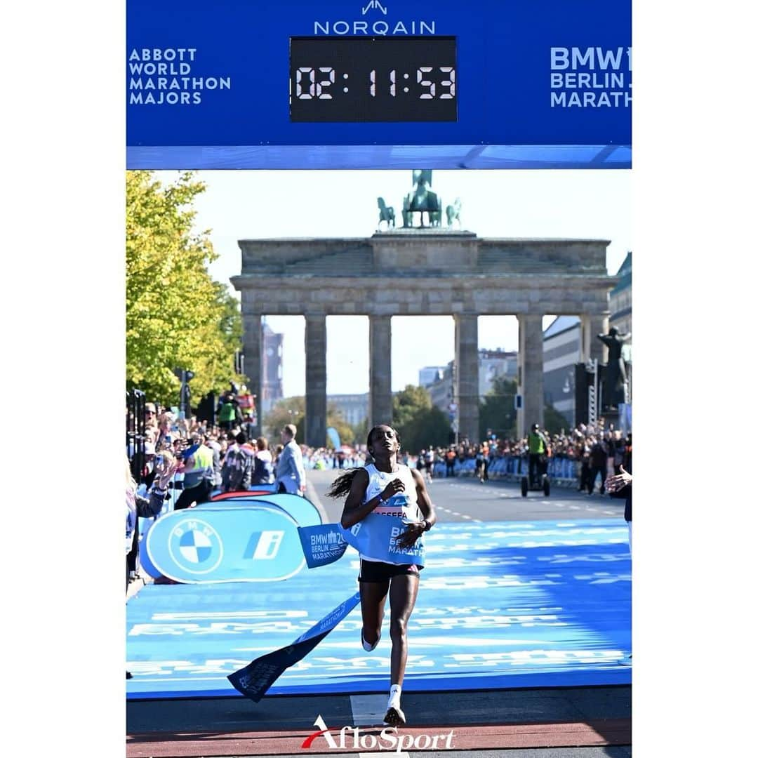 アフロスポーツのインスタグラム：「Togst Assefa (ETH), SEPTEMBER 24, 2023 - Marathon : Berlin Marathon 2023 in Berlin, Germany.   Photo: @kenjiromatsuo.aflosport   #sportphoto #sportphotography #スポーツ写真」