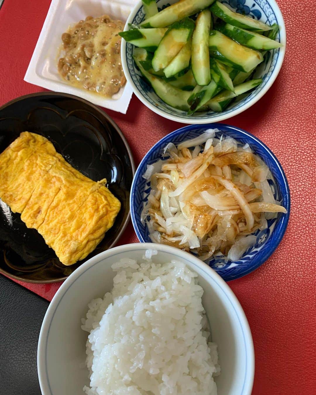 村上ショージのインスタグラム：「美味い😋朝メシみたいな昼ごはん作りました^_^朝メシ食べて無いから全てが美味い😋神様ありがとう😊感謝です🥲いただきます^_^皆さんも昼ごはん食べてまた頑張ってください^_^」