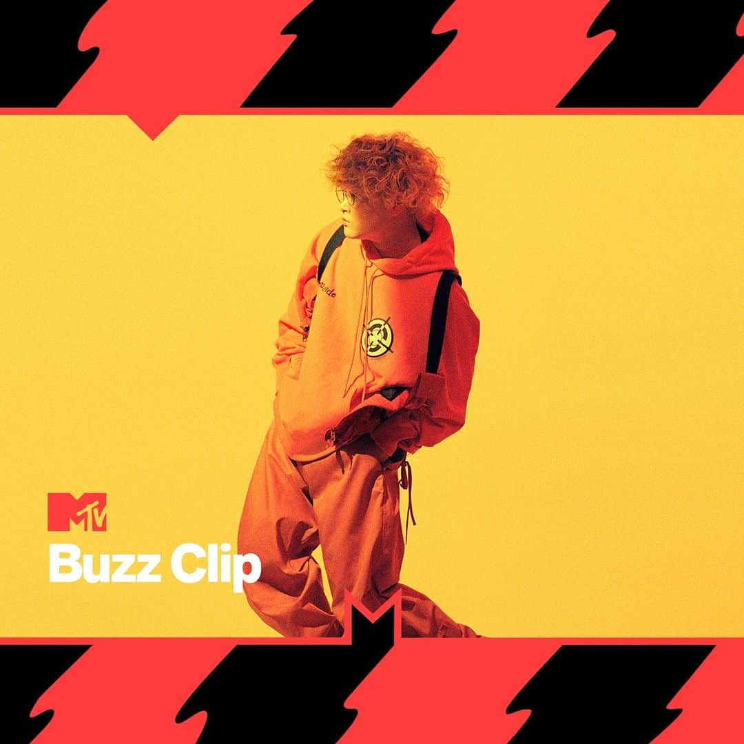 MTV Japanのインスタグラム：「【#BUZZ_CLIP 邦楽(11/1～15)】 #Vaundy 2ndアルバム『#replica』より、「#トドメの一撃 feat. Cory Wong」が11月前期BUZZ CLIPに決定！  @vaundy_engawa #MTVJapan」
