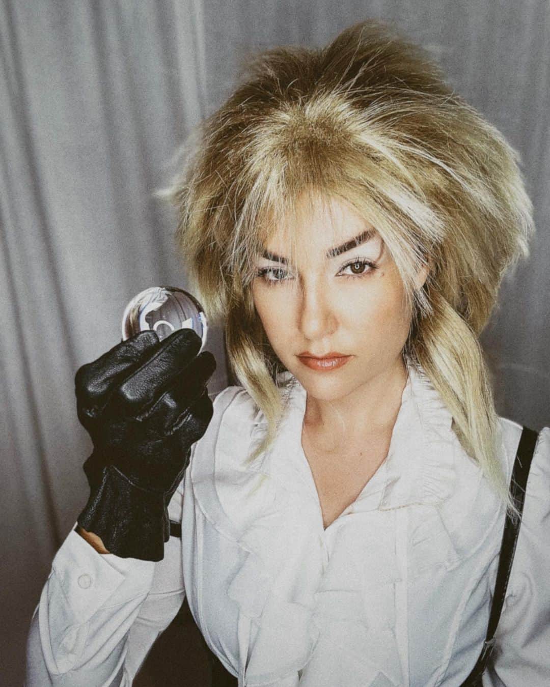 サーシャ・グレイのインスタグラム：「🎃 Goblin King Jareth 🎃Happy Halloween 👻」
