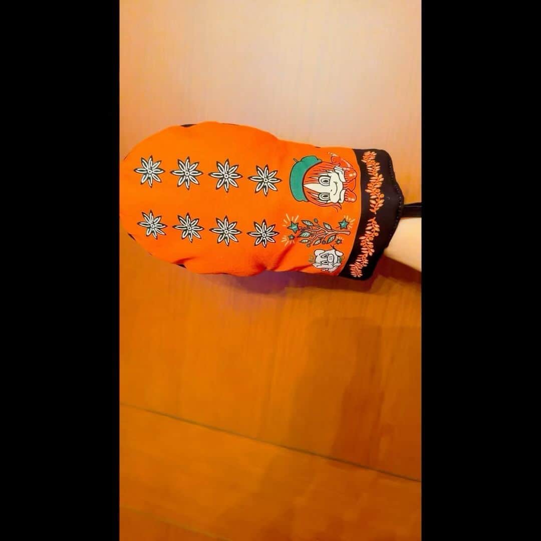のインスタグラム：「#おうちりさ　 販売開始しましたっ🏠🫒🐖 絶対並べたいボックス第三弾☝️ 秋冬のお食事に使えるキッチングッズたち🍽️ 私が毎日使うので作った水筒と歯ブラシ🪥 そして、そして、2024年のカレンダー📅 来年もずーっと一緒だね😏❤️‍🔥  お早めにゲットしてくださいっ🏠 https://www.lxixsxa.com/Life_is_Smile_Always/  #おりーぶー🫒🐖  @momoco_itadakimasu47  @harryssm  @smaltink」
