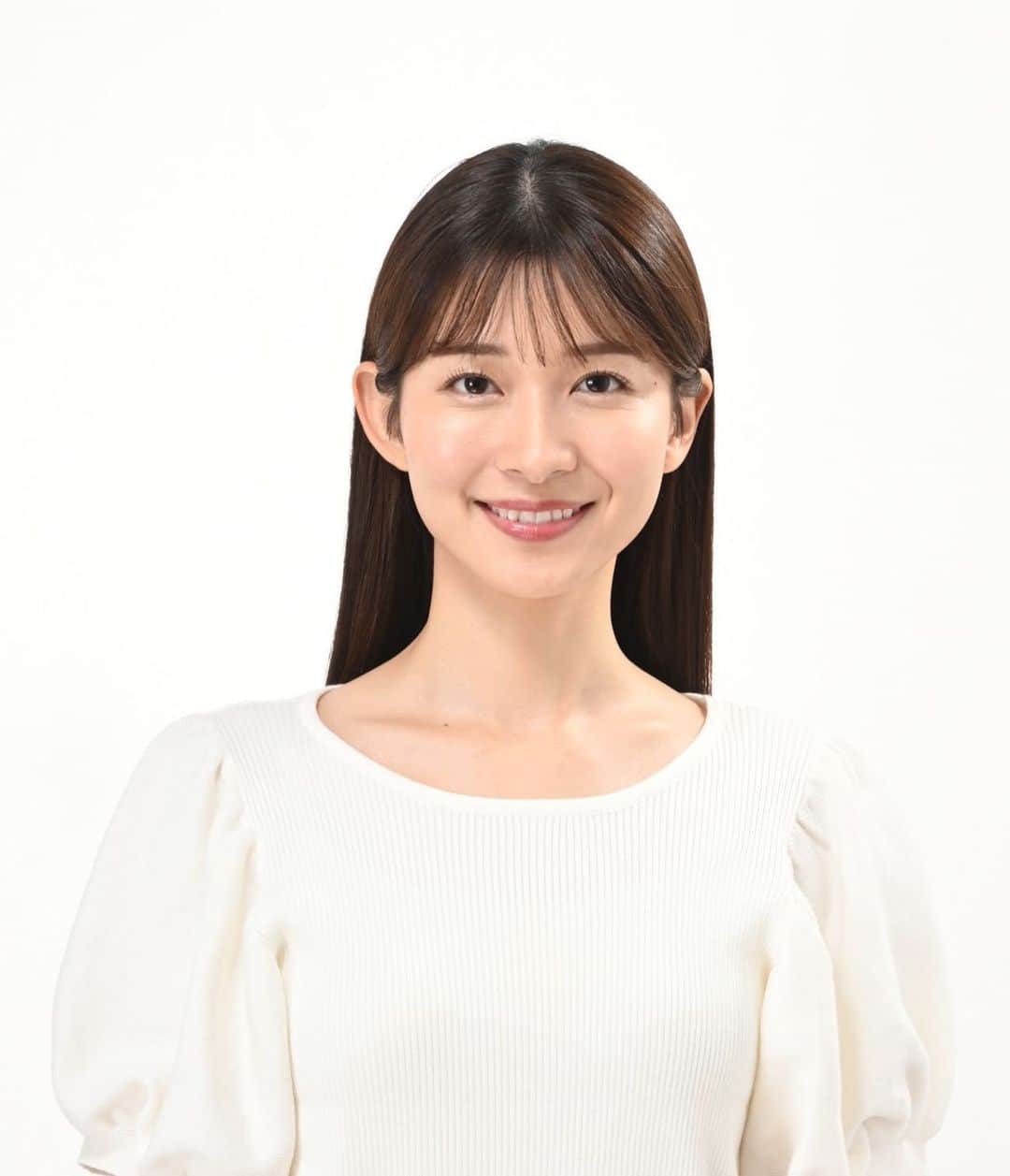 山本里菜のインスタグラム：「. 本日よりセント・フォースに 所属することになりました✨  また今日から新たなスタートをきりました😊  これからも引き続き、よろしくお願いします♡  山本里菜」