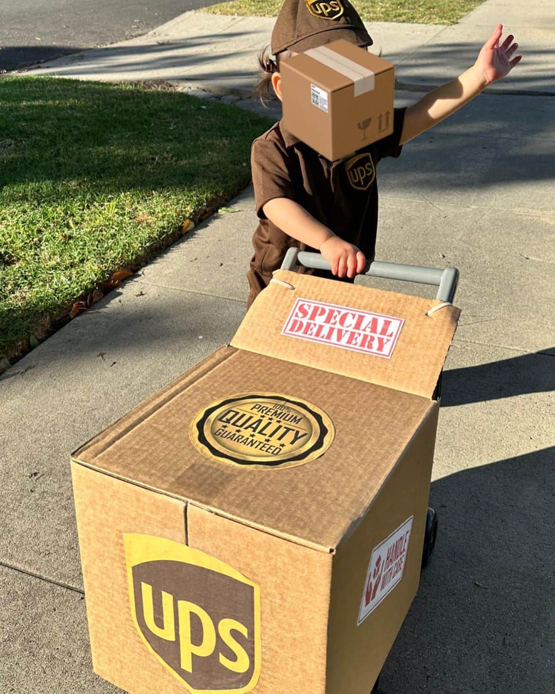 ジェナ・アウシュコウィッツのインスタグラム：「Happy Halloween!!! 🎃 👻」