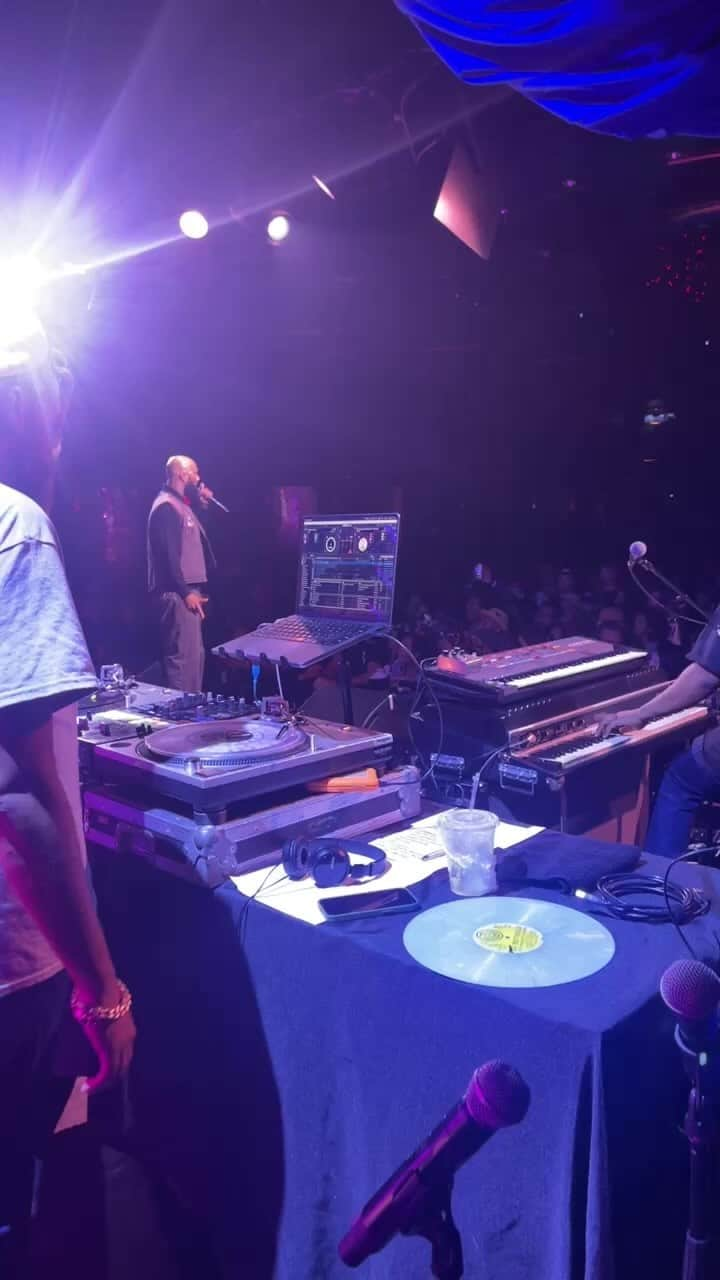 ミュージック・ソウルチャイルドのインスタグラム：「LIVE at @sonyhall   @musiqsoulchild @robertglasper @common」