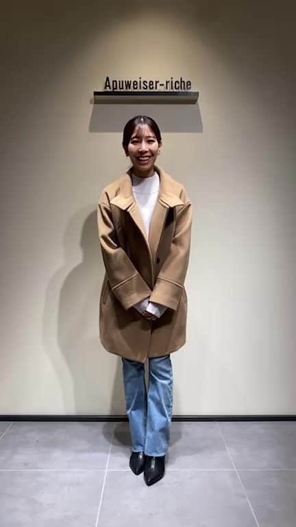 のインスタグラム：「ARPEGE SALONE新宿マルイ本館店では、  併設されたLIVEスタジオより  毎日 LIVE配信中✨  Apuweiser-riche JUSGLITTTY Rirandture Mystrada CADUNÉ Arpege story Original  全6ブランドを取り扱っております。  ※こちらのIGTVはフィード投稿から削除する場合がございます。   ARPEGE SALONE  insta live vol.90  ■本日のご紹介アイテム■ Apuweiser-richeのスタンドミドルコートを紹介しました😊  https://ap-story.jp/ap/item/i/A0DC00008KM2?aid4=23422740  https://ap-story.jp/ap/item/i/A0DC00008KM3  https://ap-story.jp/ap/item/i/A0DC00008KM4  staff: kaori 157㎝/mirei 160㎝  SALONE LINE:@137guyms LINE でのお問い合わせお待ちしております😊  --------------------------  ARPEGE SALONE 新宿マルイ本館店  ☎︎03-3356-2315 LINE:@137guyms INSTA:@arpege_salone_official  -------------------------- #arpegestory  #apuweiserriche  #jusglitty #rirandture #mystrada #cadune #arpegestoryoriginal #instalive  #インスタライブ　 #新宿マルイ」