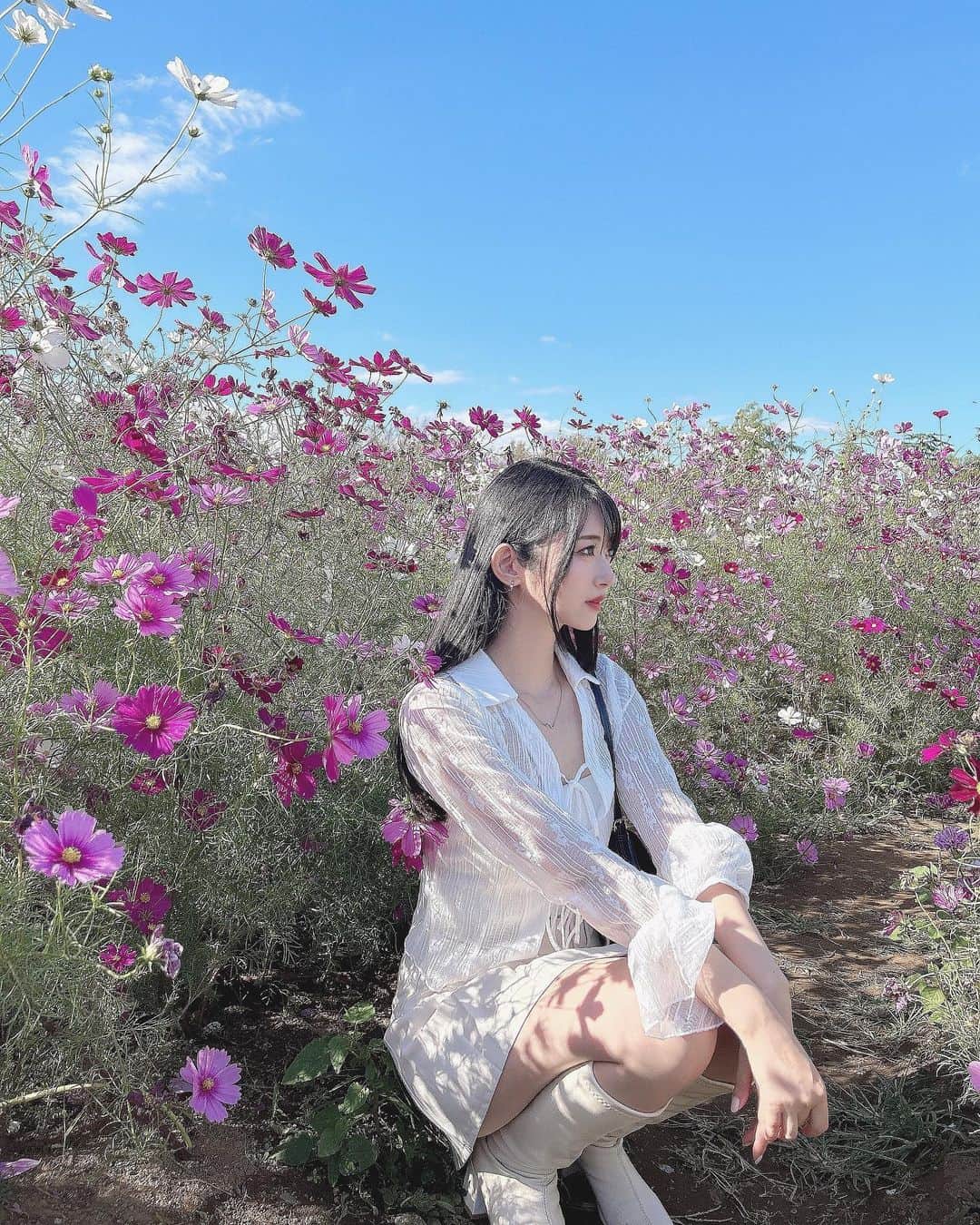 れみぱんのインスタグラム：「11月こんにちは！ 今年も残り2ヶ月という事実に驚愕しています🫨 11月もよろしくです💐 : Instagramアップデートしたらなんかおかしい。」