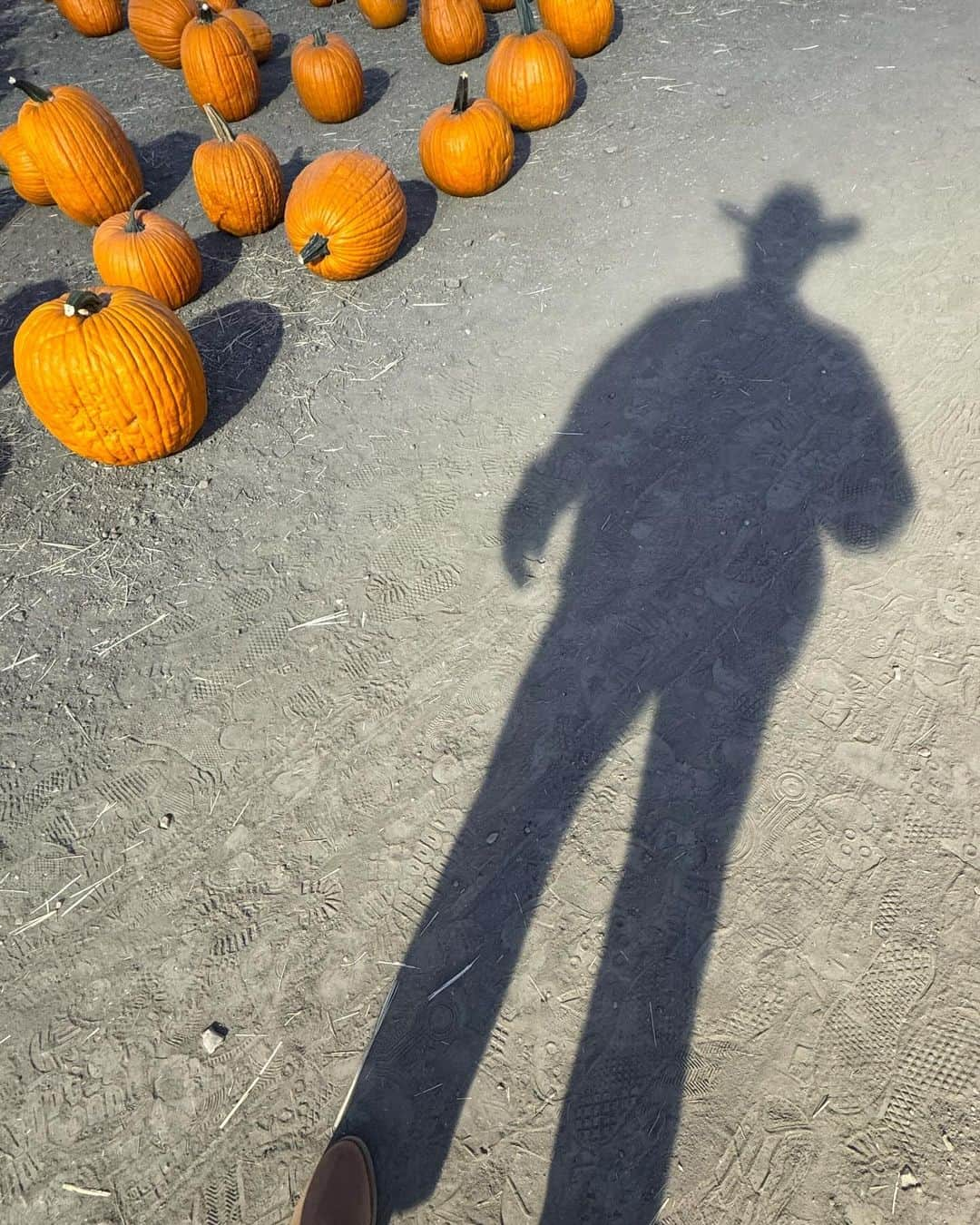 オーランド・ブルームのインスタグラム：「🎃🧡」