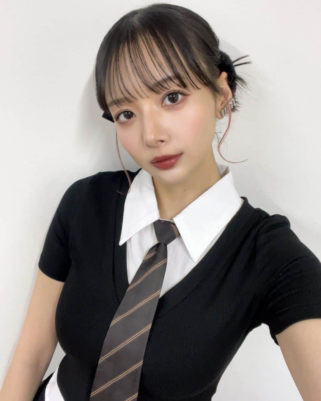 岡田紗佳のインスタグラム：「今日はニュージーンズ風👖」