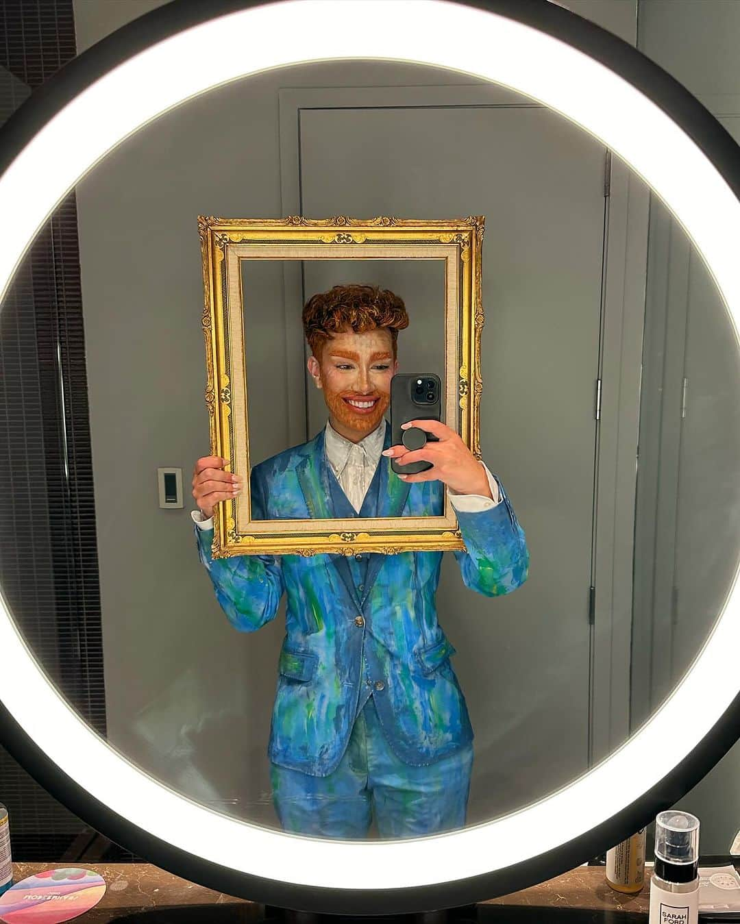 ジェームス・チャールズさんのインスタグラム写真 - (ジェームス・チャールズInstagram)「VAN GOGH 🖼️🎨 hand painted costume & hand @painted.co face for @HeidiKlum halloween party!」11月1日 13時20分 - jamescharles